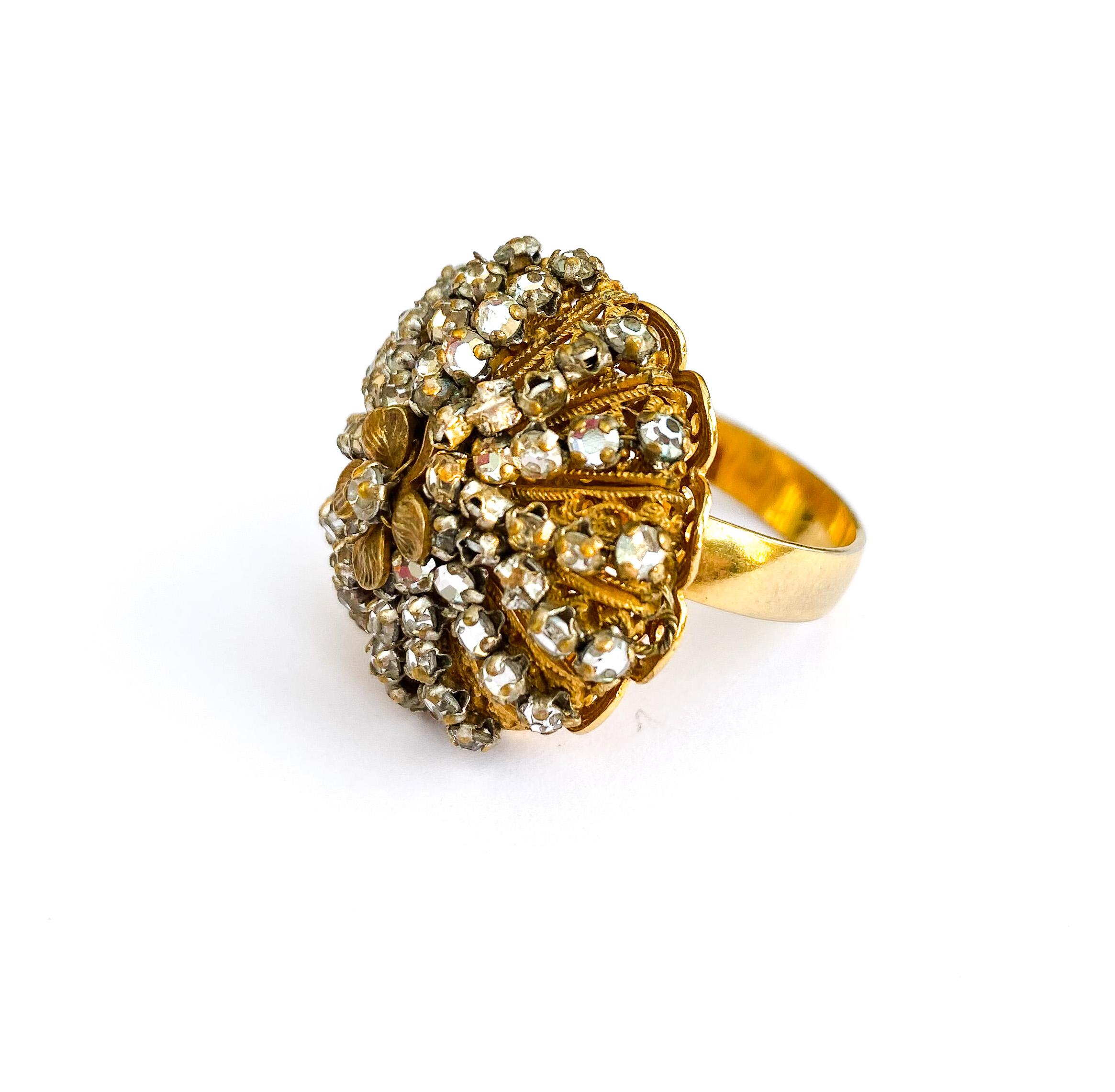 Women's A very unusual gilt metal and rose montes ring, Miriam Haskell, USA, 1960s. For Sale