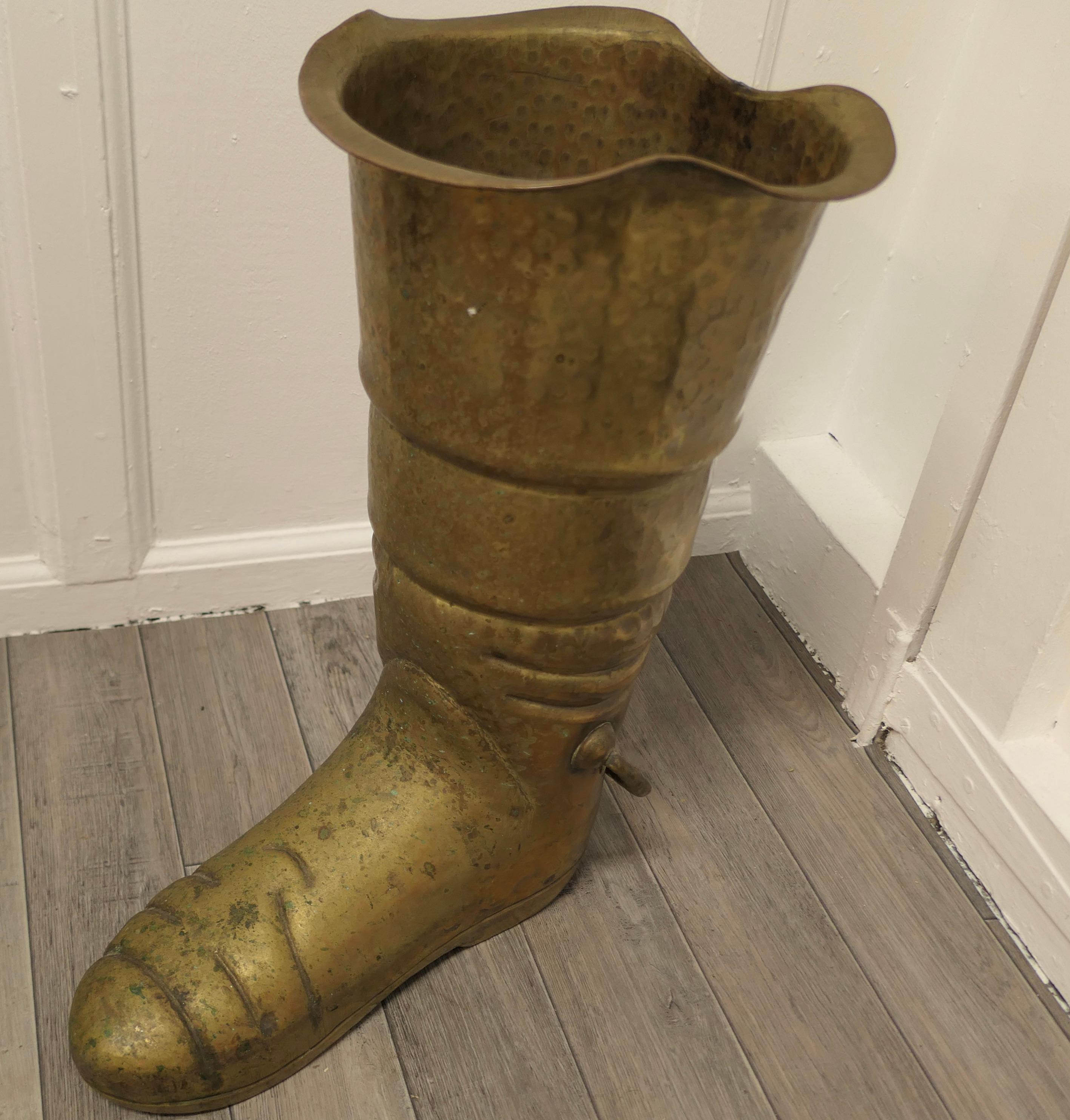 Very Unusual Stick Stand a Brass Deep Sea Diver’s Boot In Good Condition For Sale In Chillerton, Isle of Wight