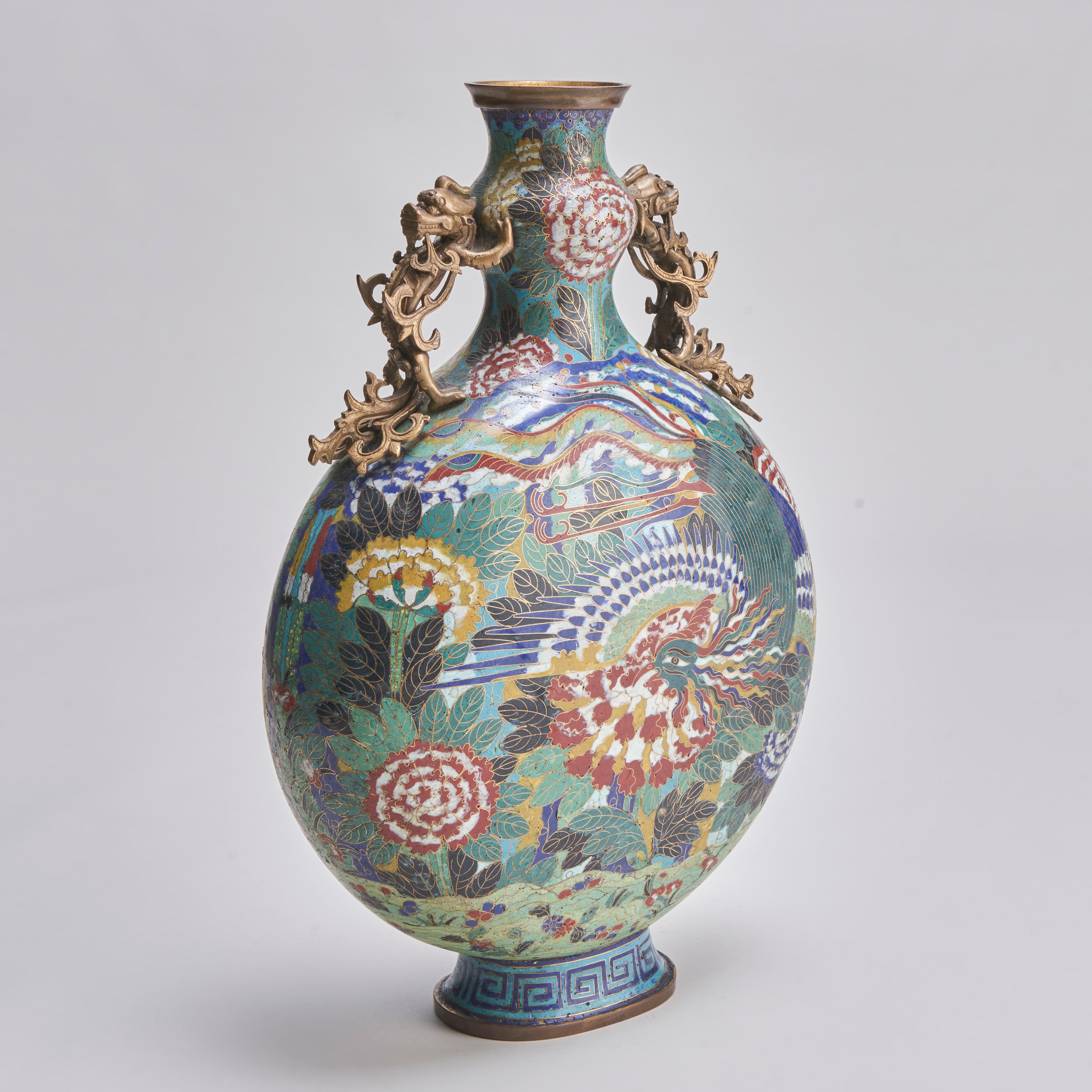 A vibrant, 19th Century Chinese Cloisonne Baoyueping (Moon flask)  For Sale 1