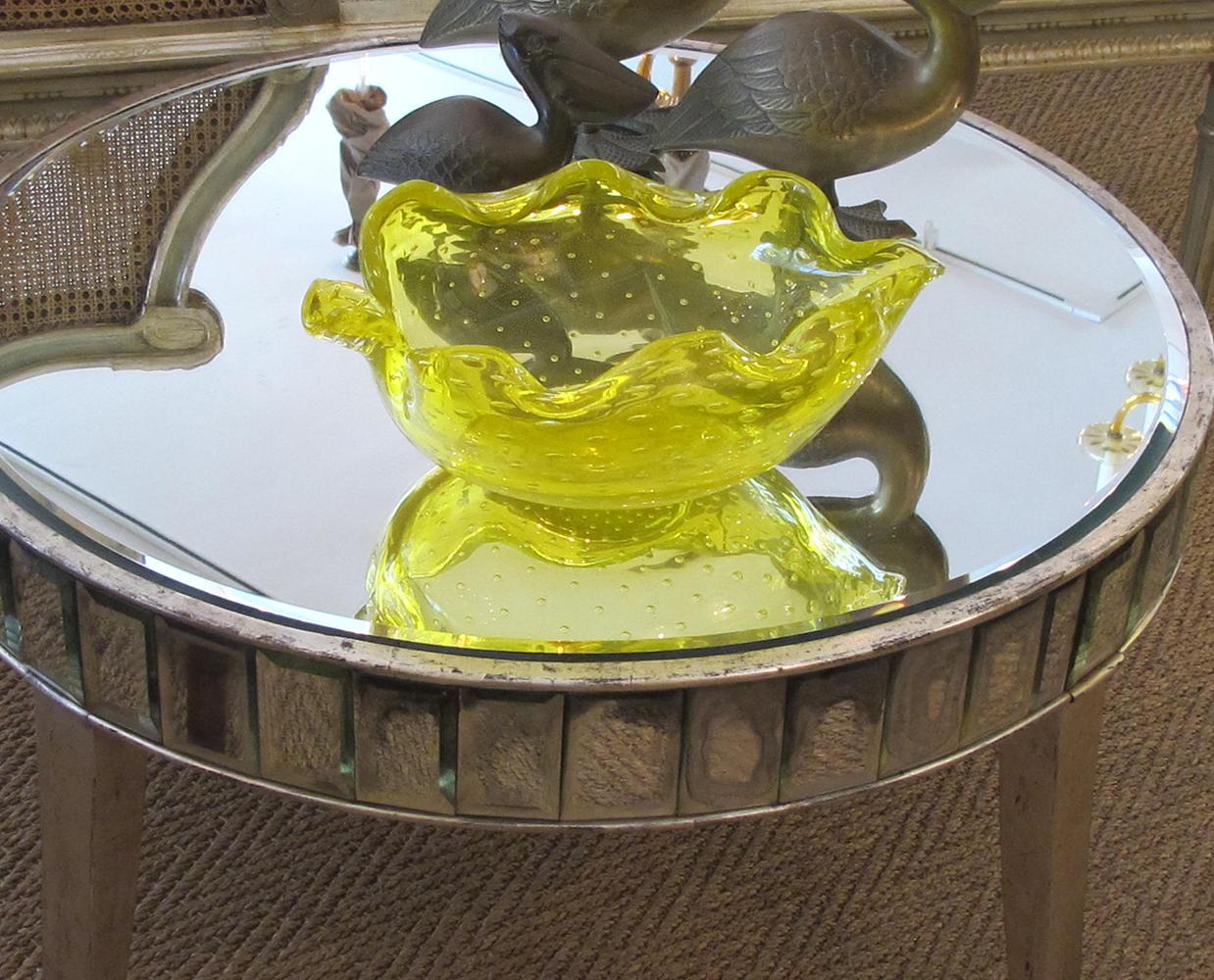 Mid-Century Modern Vibrant Murano Midcentury Yellow Bullicante Art Glass Leaf-Form Bowl