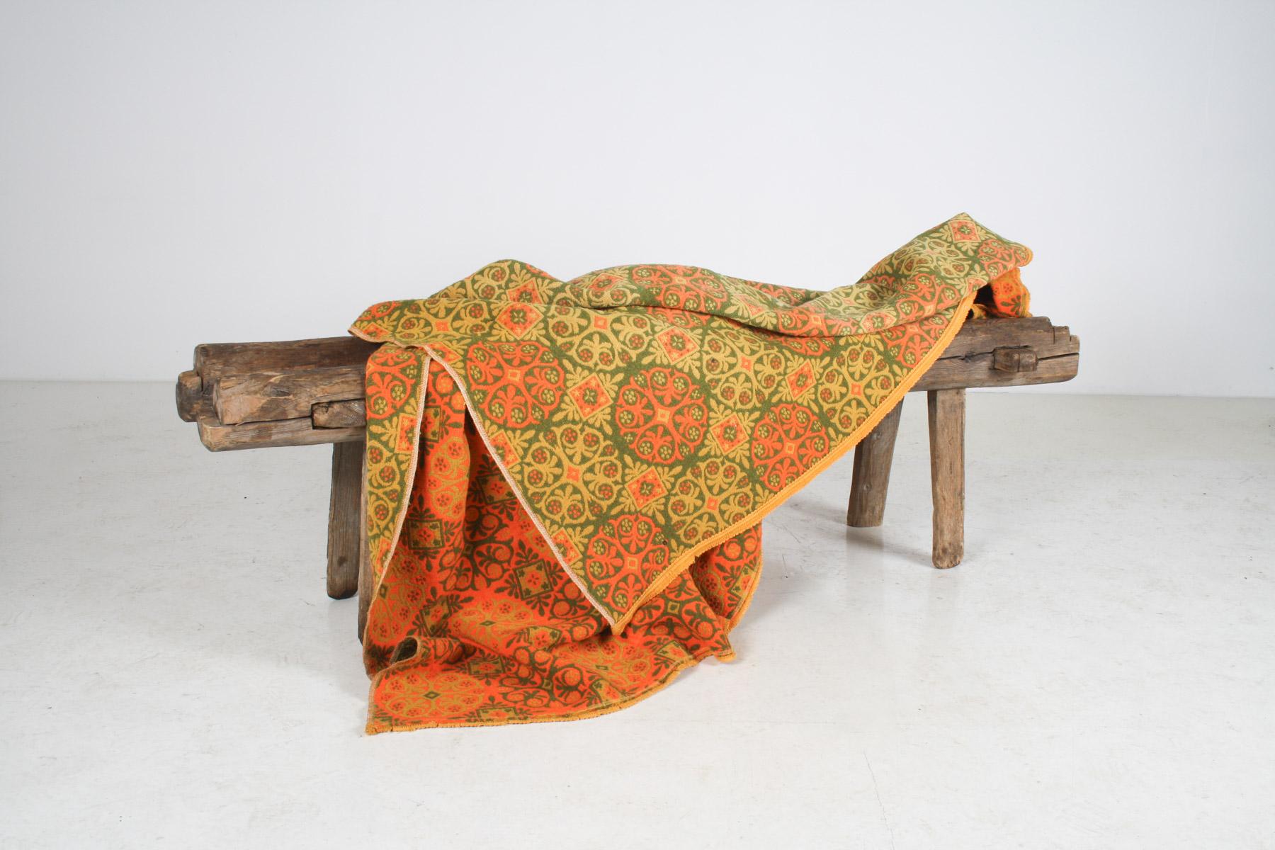 Gallois Couverture en laine bohème vibrante des années 1960, orange escarpin en vente