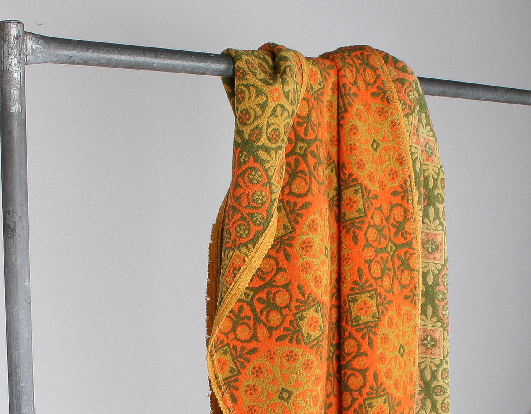 Couverture en laine bohème vibrante des années 1960, orange escarpin Bon état - En vente à Llanbrynmair, GB