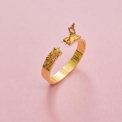 A Victorian 14k Gold Bracelet with a ASecret Lock and Key