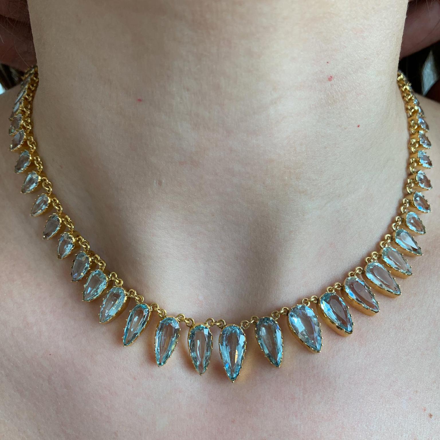 Viktorianische Rivière-Halskette aus 15 Karat Gold mit Aquamarinen Damen im Angebot