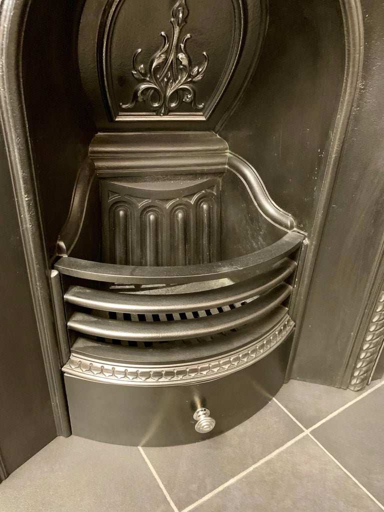 Victorian 19th Century Cast Iron Fireplace Insert For Sale At 1stdibs