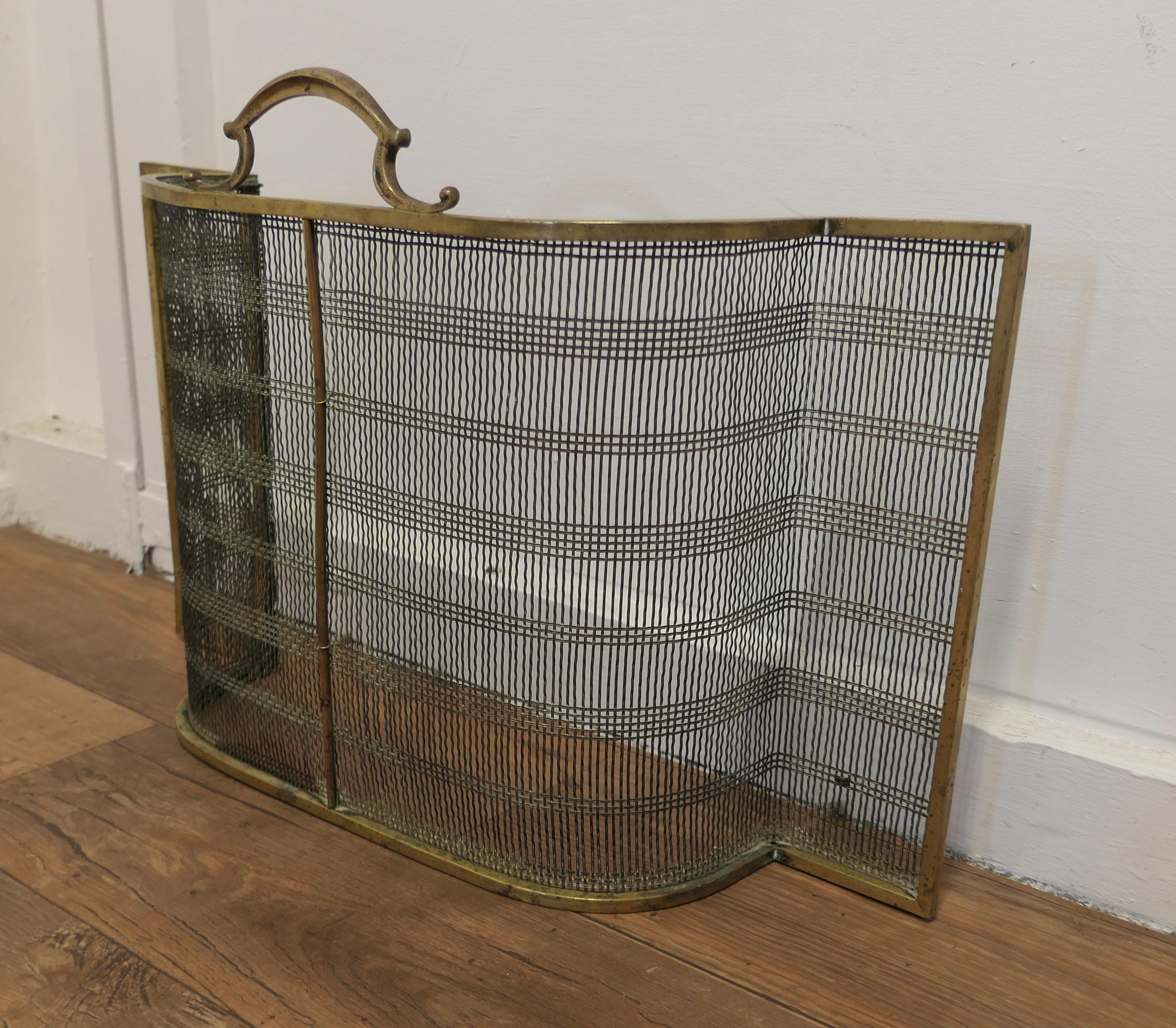 Late 19th Century Victorian Bowed Brass Nursery Fire Guard, a Victorian Antique Fire Guard  For Sale