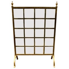 Un parafuoco vittoriano in ottone e vetro in stile Art Nouveau
