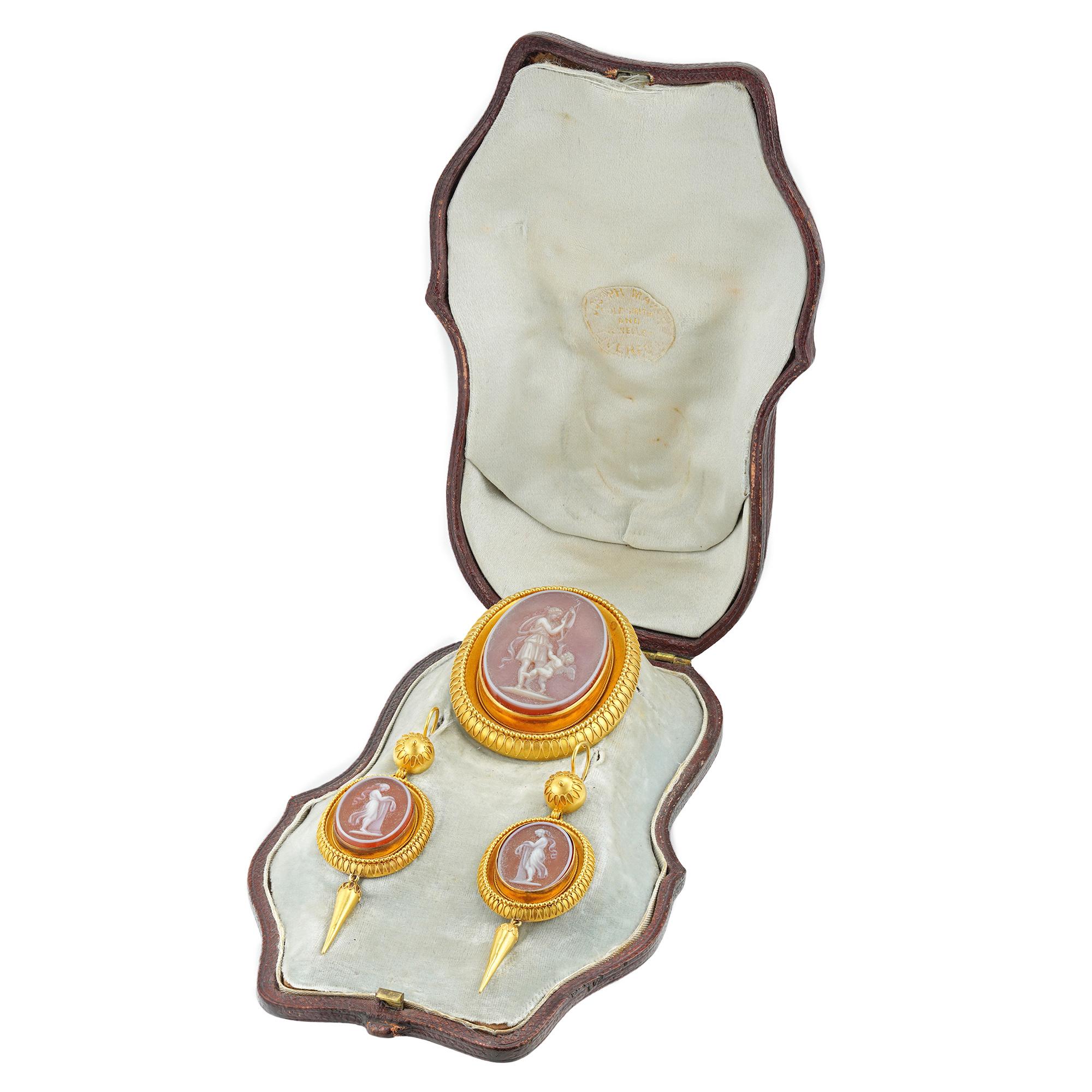 Oval Cut A Victorian Cameo And Gold Suite By Joseph Mayer For Sale