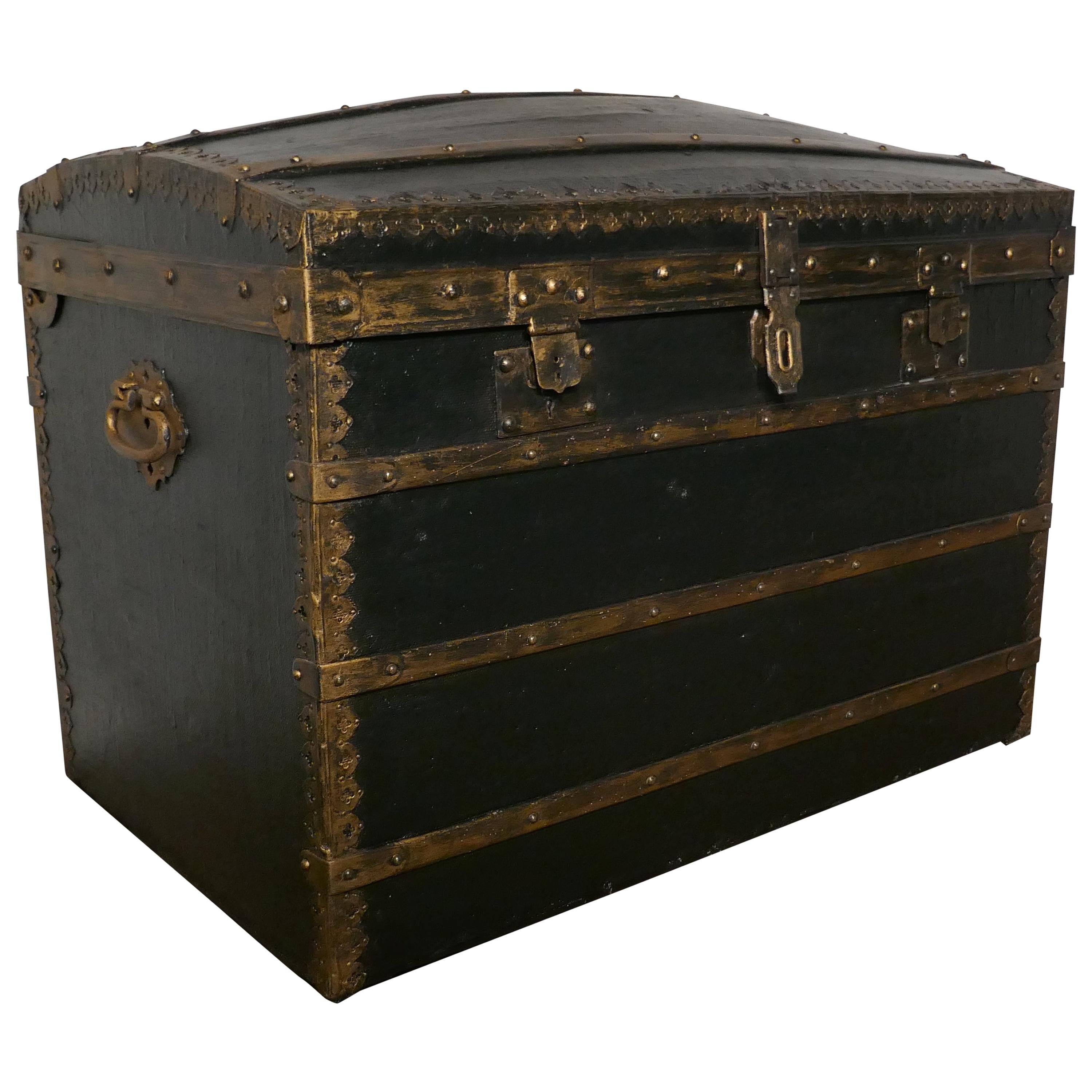 Victorian Canvas Dome Top Traveling Trunk
