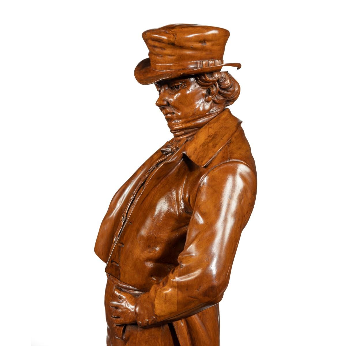 Viktorianische geschnitzte Walnussholzfigur eines modischen Herren, der ein weiches Oberteil trägt im Angebot 2