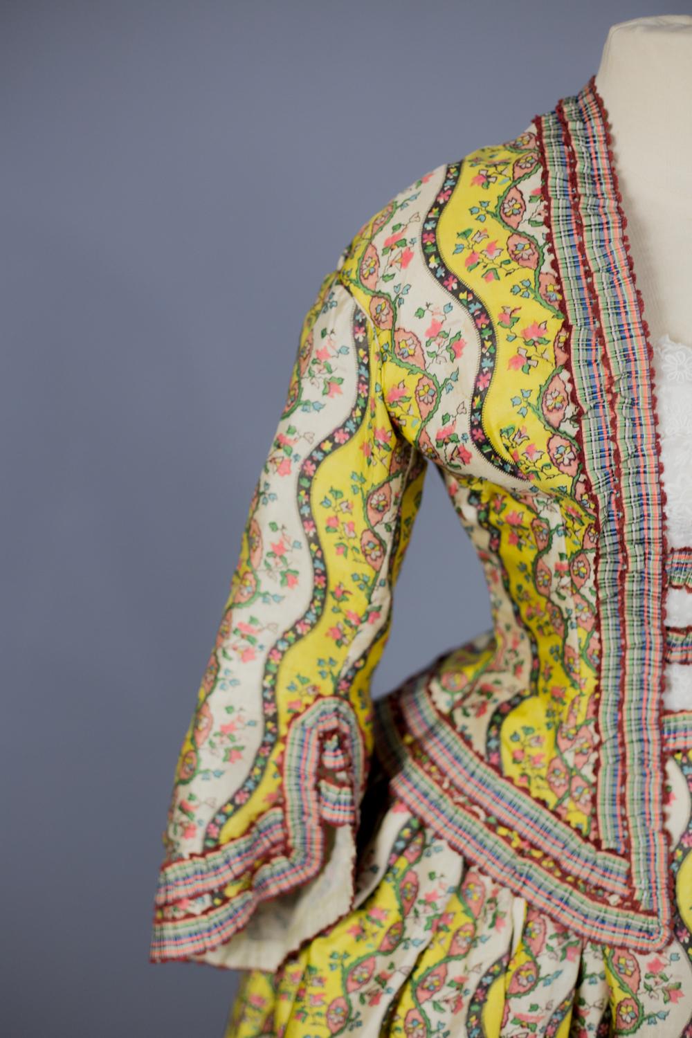 A Victorian French Printed Silk Dress - Provence Circa 1850 6