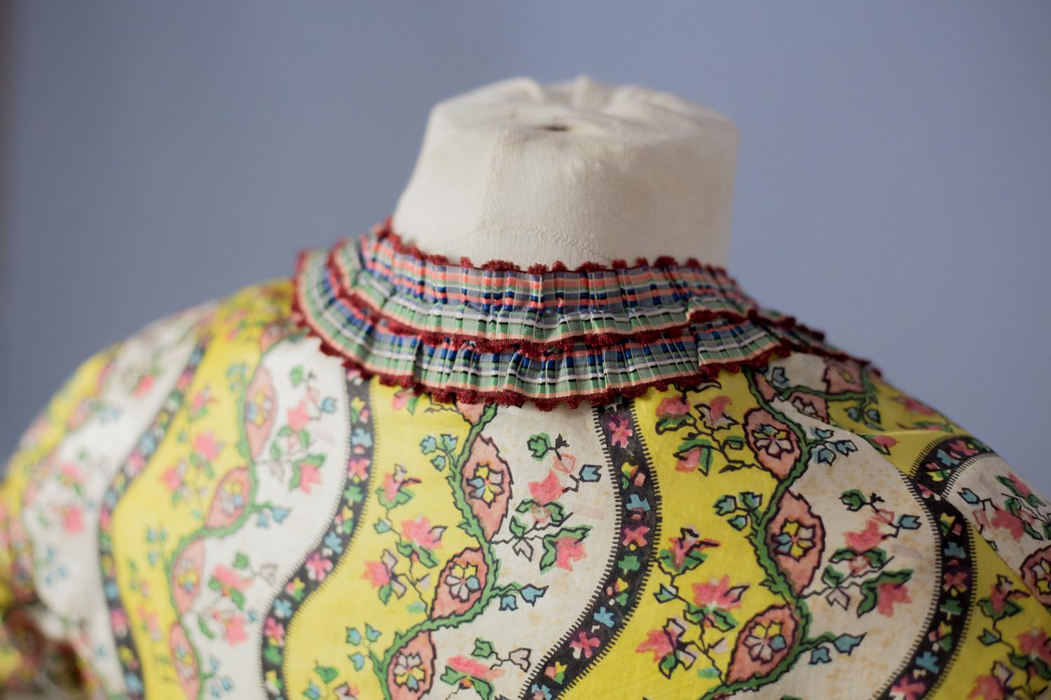 A Victorian French Printed Silk Dress - Provence Circa 1850 12