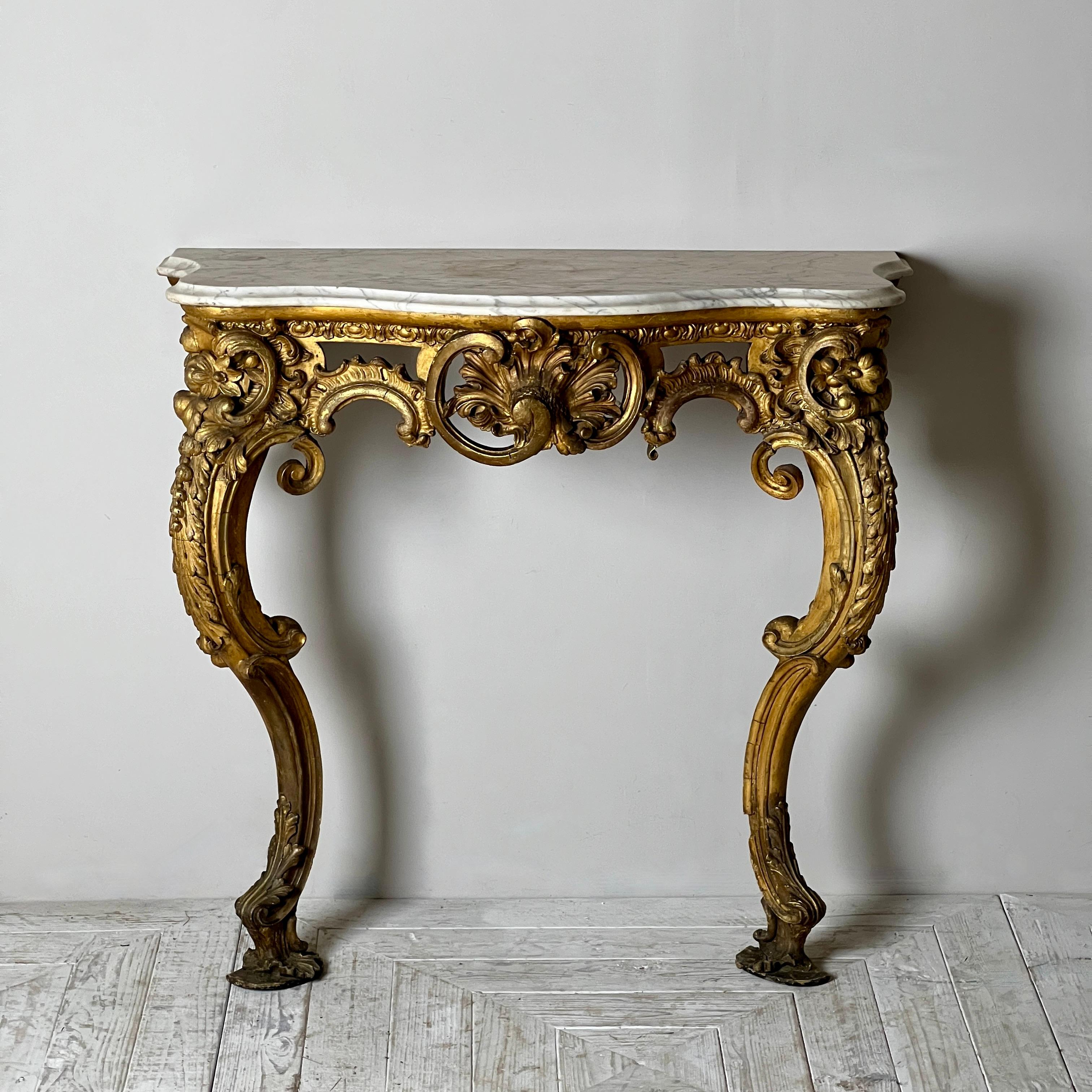 A Victorian Giltwood And Marble Console Table In Good Condition For Sale In London, GB
