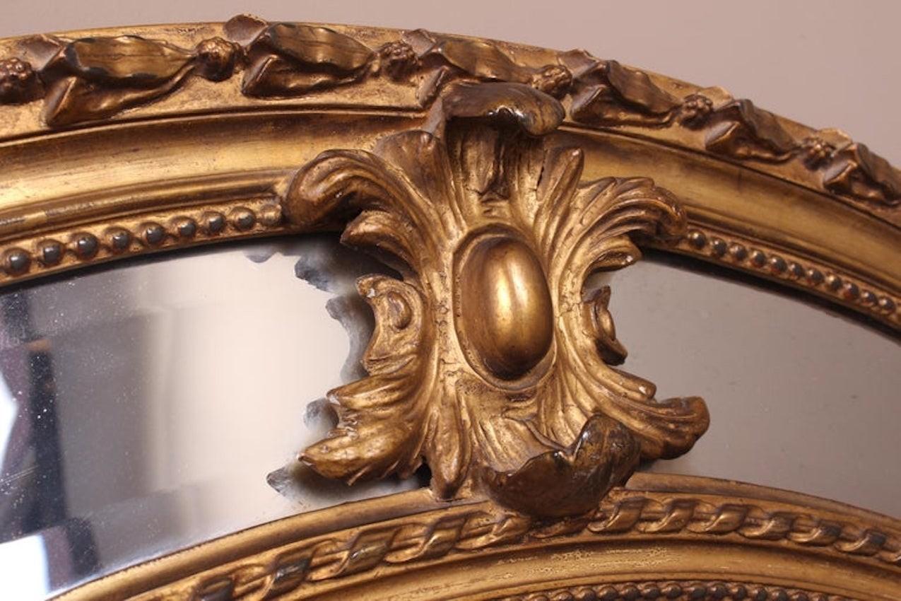 Miroir à plaque marginale ovale en bois doré de l'époque victorienne en vente 3
