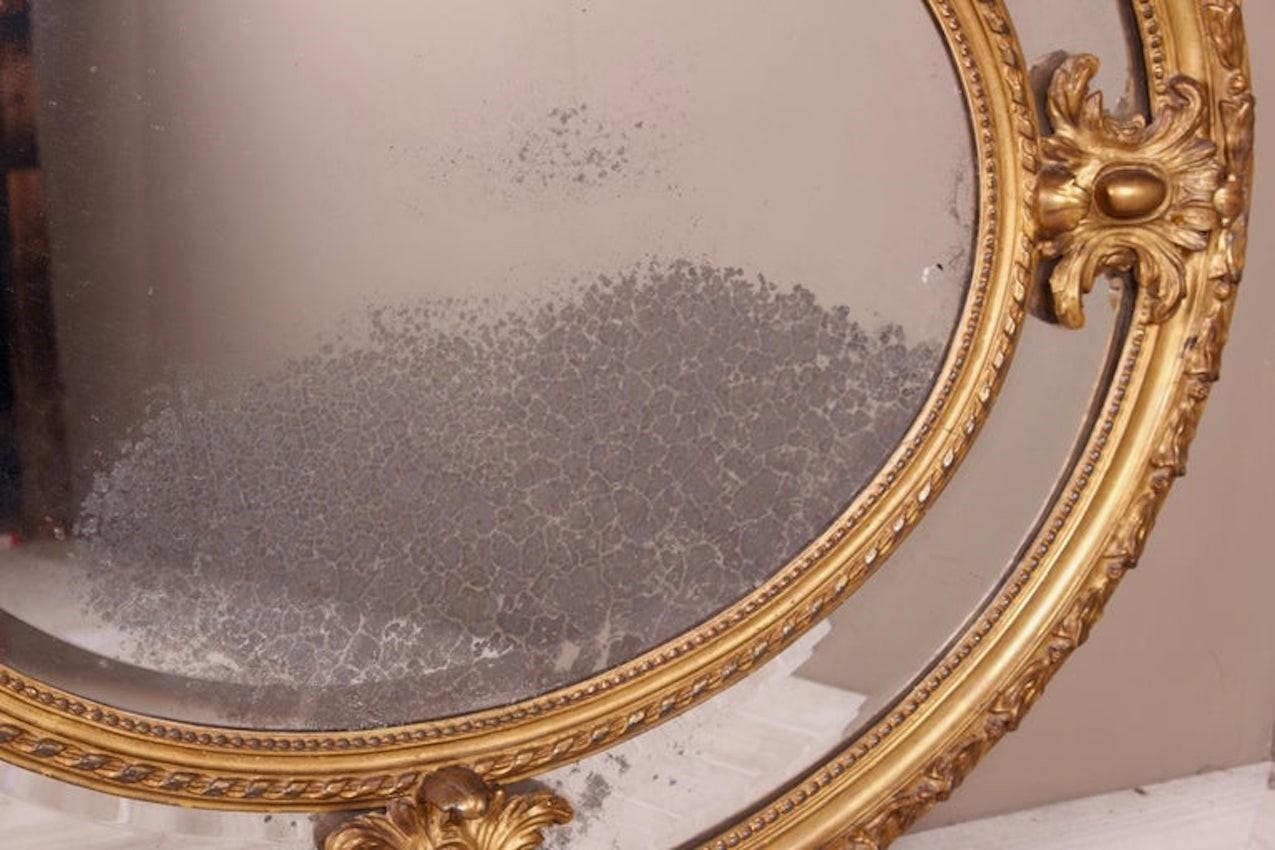 Miroir à plaque marginale ovale en bois doré de l'époque victorienne Bon état - En vente à London, GB