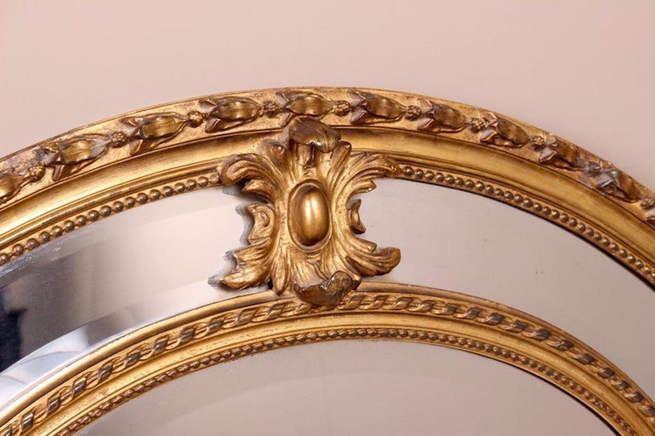 XIXe siècle Miroir à plaque marginale ovale en bois doré de l'époque victorienne en vente