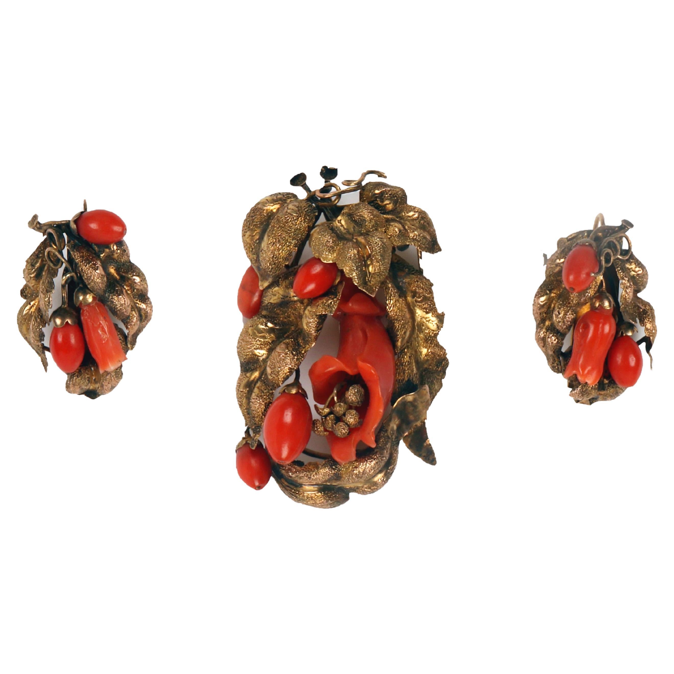 A Victorian gold and coral set from Sciacca, brooch and earrings. England, 1880. For Sale