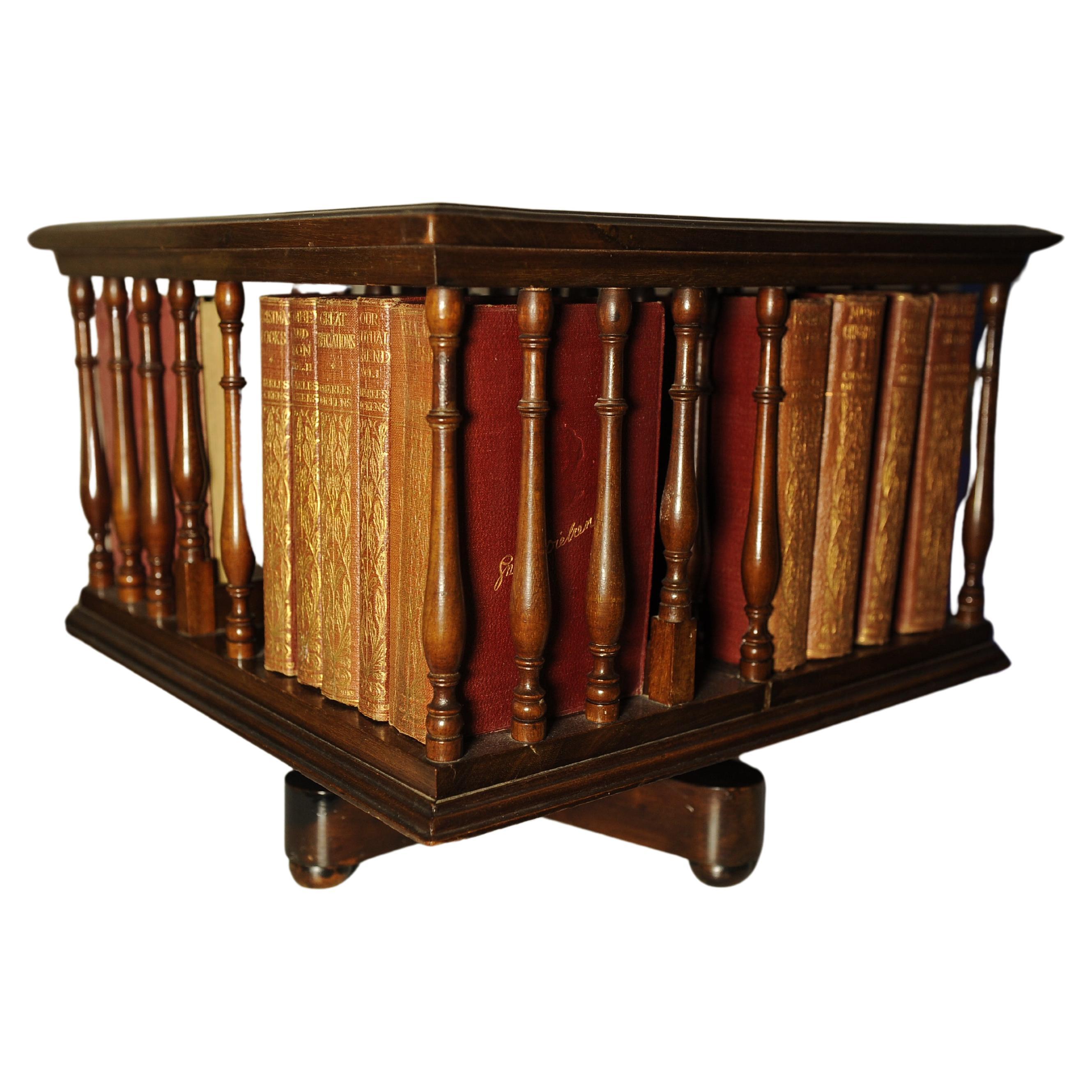 Victorien Bibliothèque tournante de table à supports tournés, de style victorien anglais ancien en vente