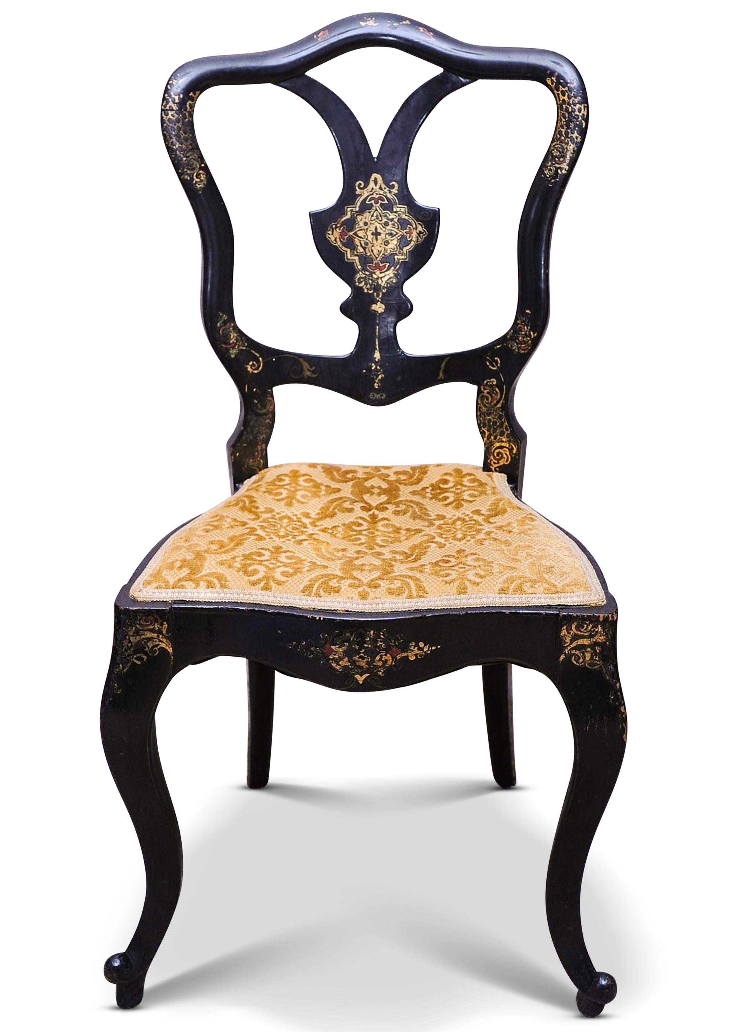 British A Victorian Jennens & Bettridge Black Lacquered & Gilt Decorative Hallway Chair  For Sale