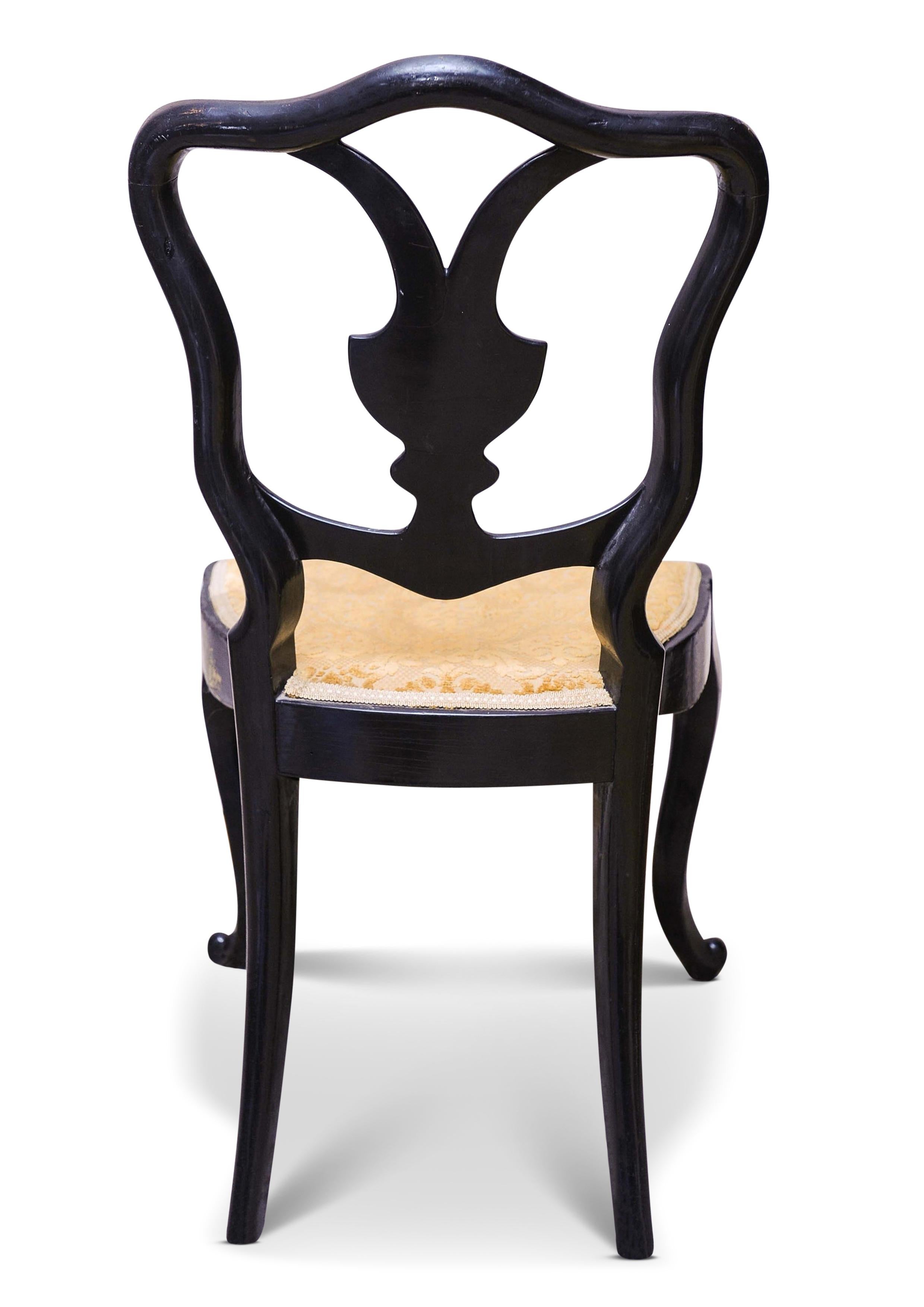 19th Century A Victorian Jennens & Bettridge Black Lacquered & Gilt Decorative Hallway Chair  For Sale