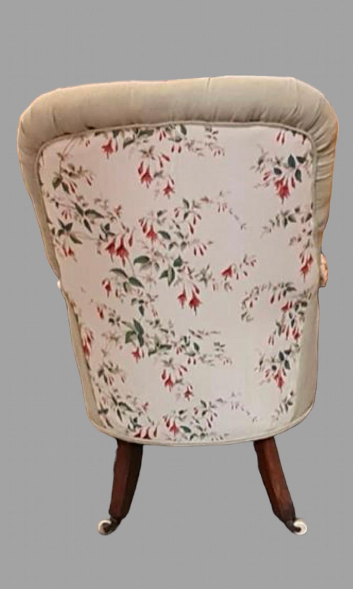 Victorian Mahogany Framed Button Back Armchair In Good Condition In Pewsey, GB