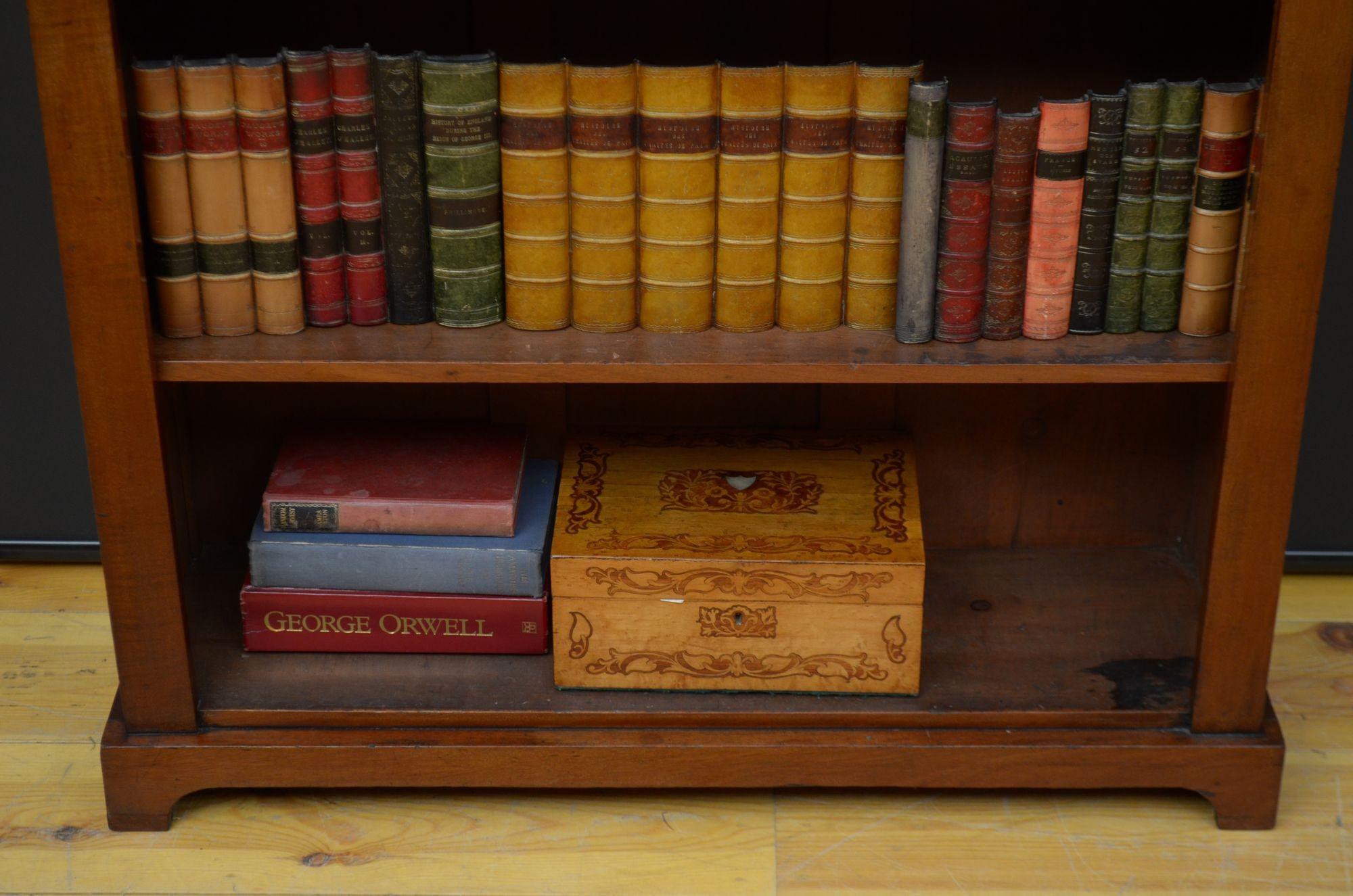 Ein offenes Bücherregal aus viktorianischem Mahagoni im Angebot 7