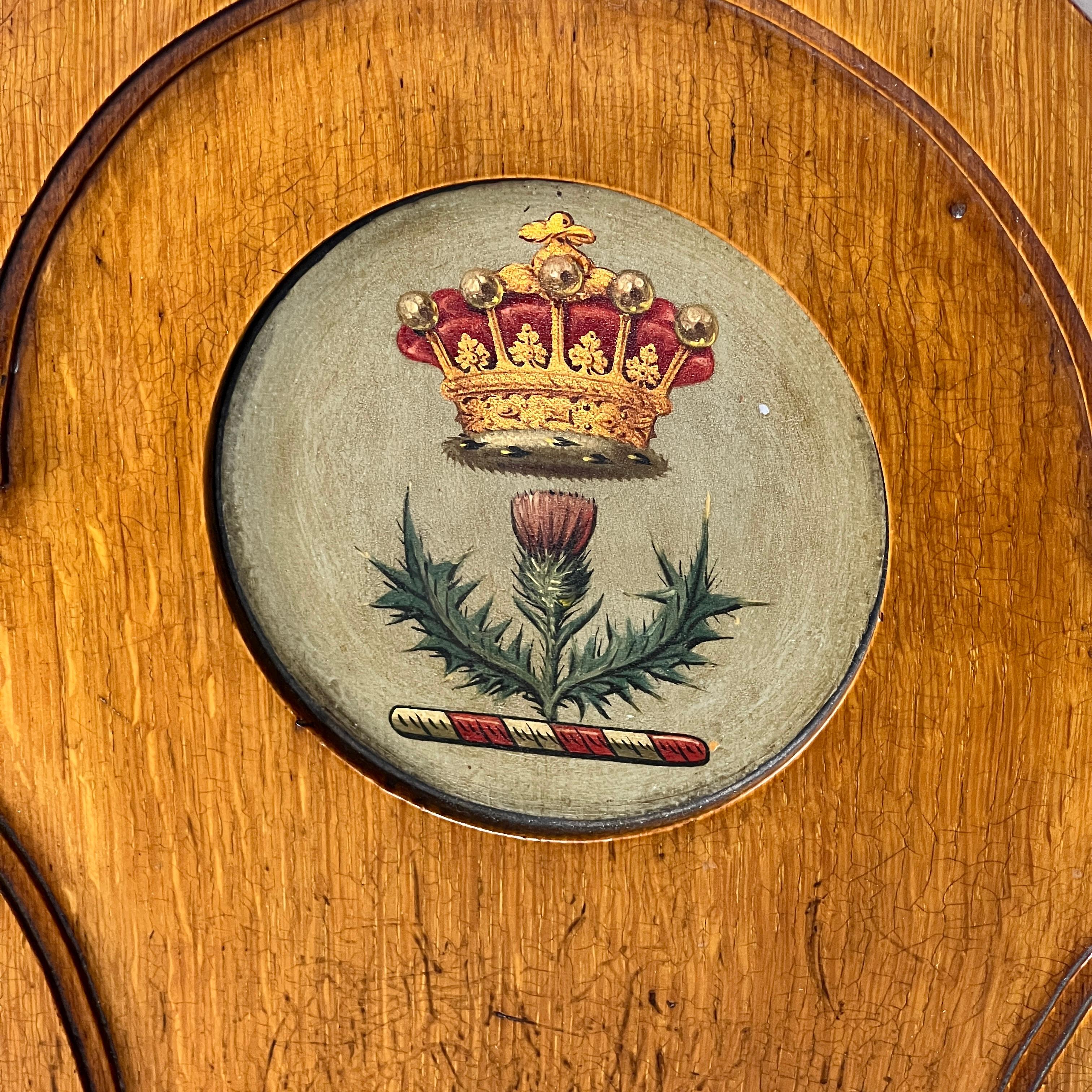 Una sedia da sala vittoriana in Oak con stemma del conte In condizioni buone in vendita a London, GB