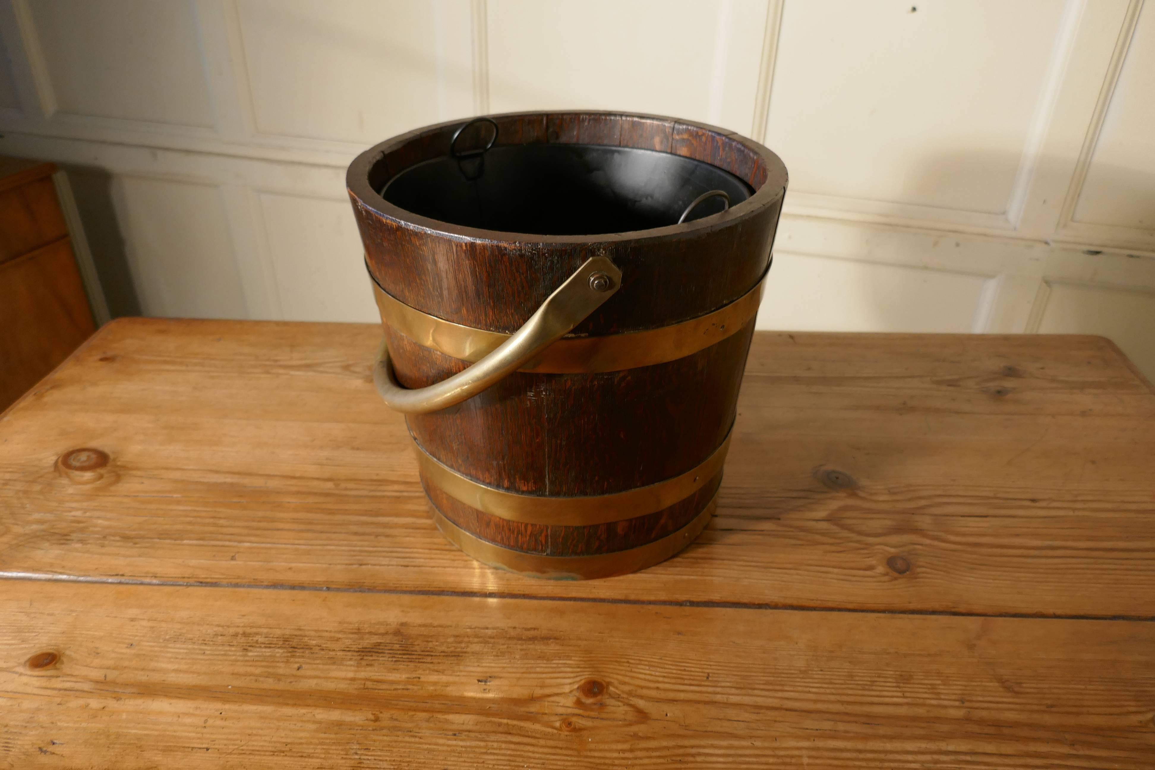 Victorian Oak Ice Bucket In Good Condition In Chillerton, Isle of Wight