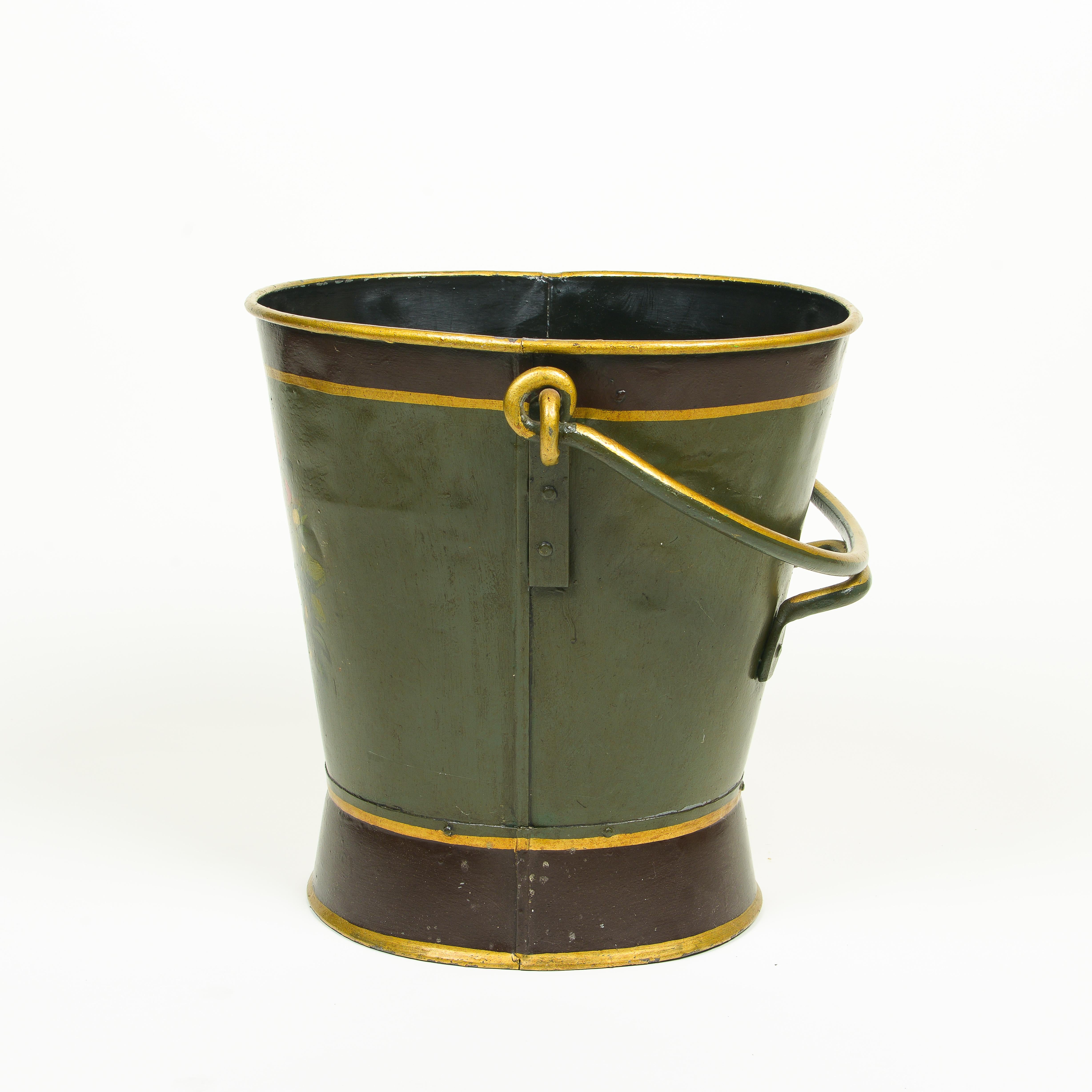 A Victorian Painted Metal Coal Bin with Carrying Handles In Good Condition For Sale In New York, NY