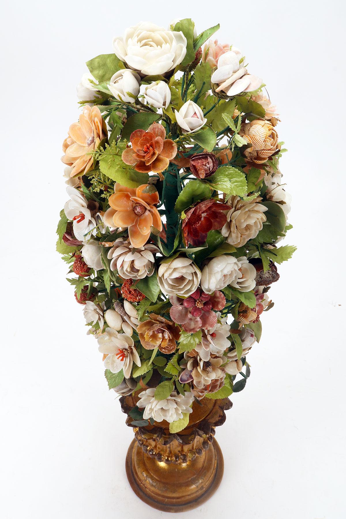 A Victorian pair of shell and coral floral arrangements, circa 1880.  For Sale 10