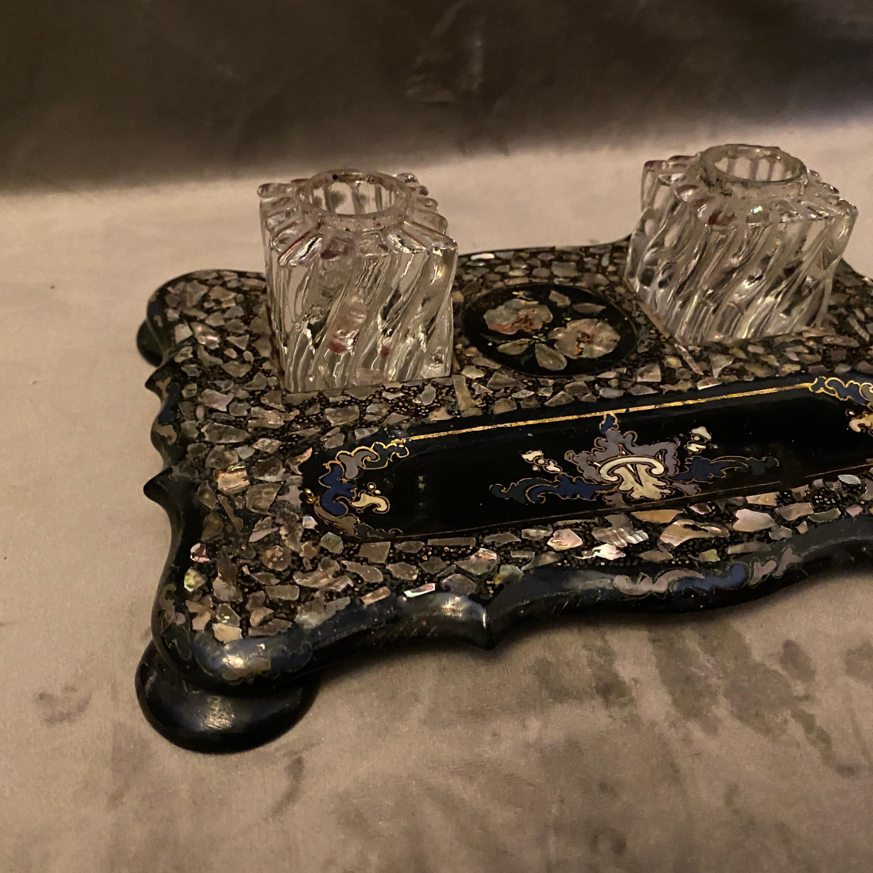 Hand-Crafted Victorian Papier Mâché Mother Pearl inlayed English Inkwell, circa 1870