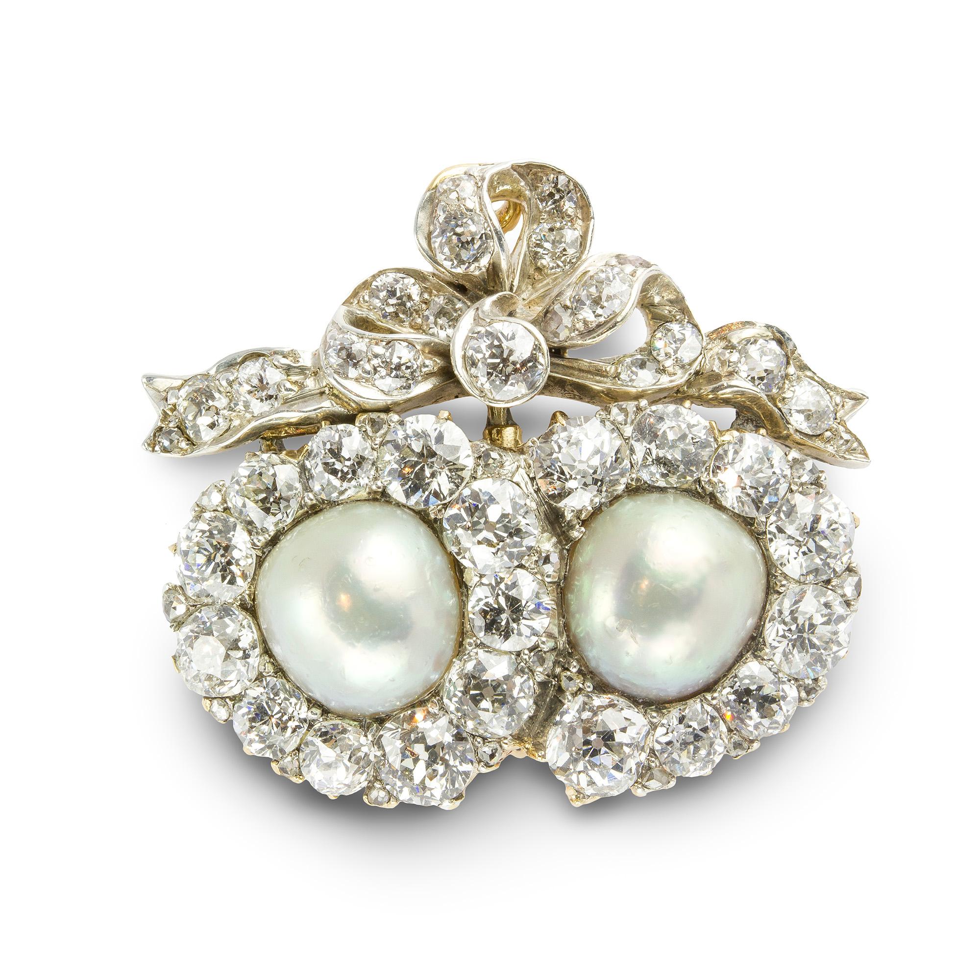 Viktorianische Perlen- und Diamant-Doppelherz-Brosche (Alteuropäischer Schliff) im Angebot