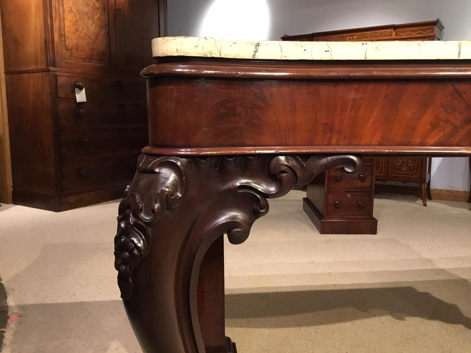 Victorian Period Mahogany Serpentine Console Table In Good Condition For Sale In Darwen, GB