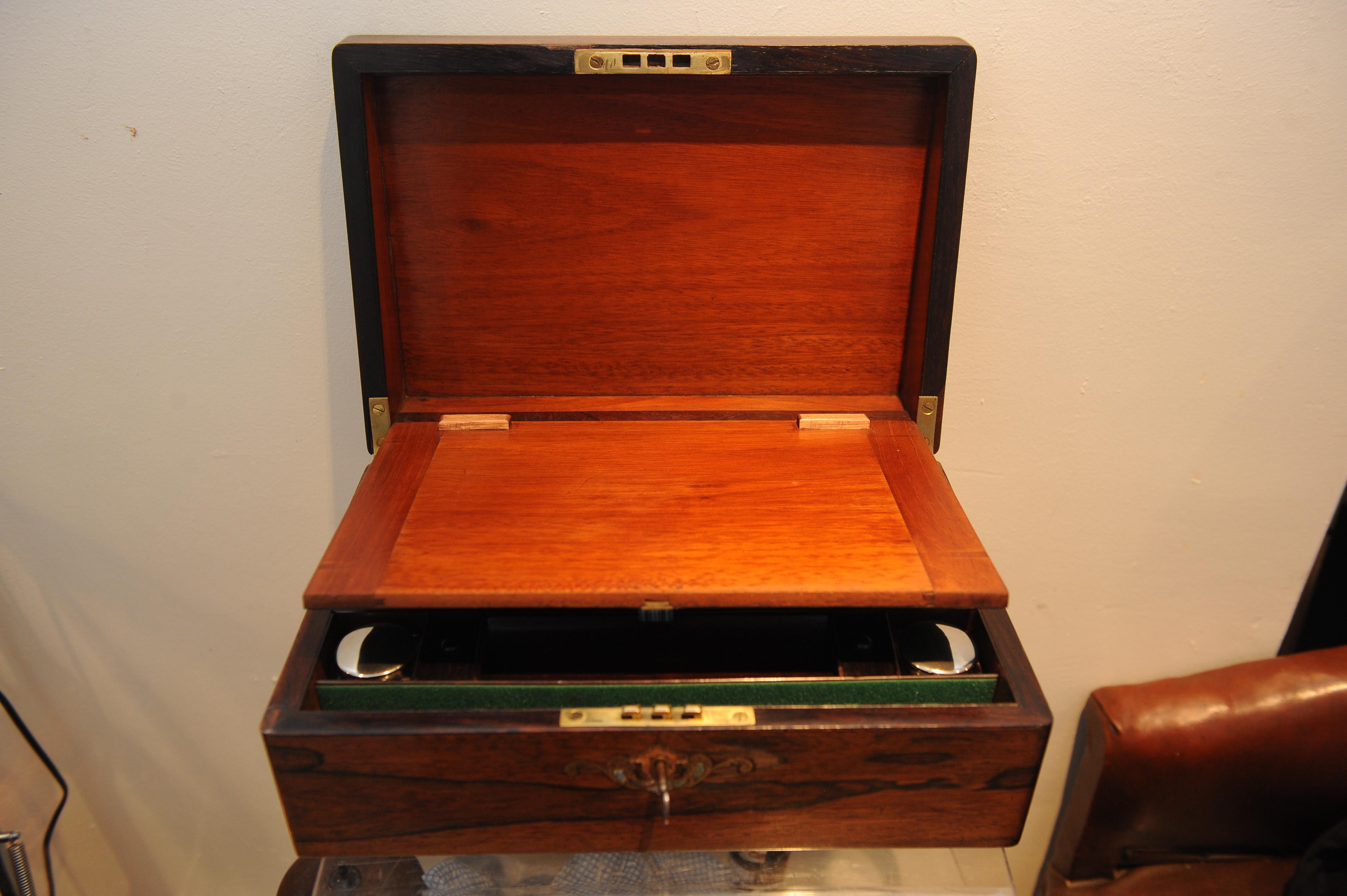 Victorian Rosewood and Mother of Pearl Inlay Writing Slope with Baize and Extras For Sale 2