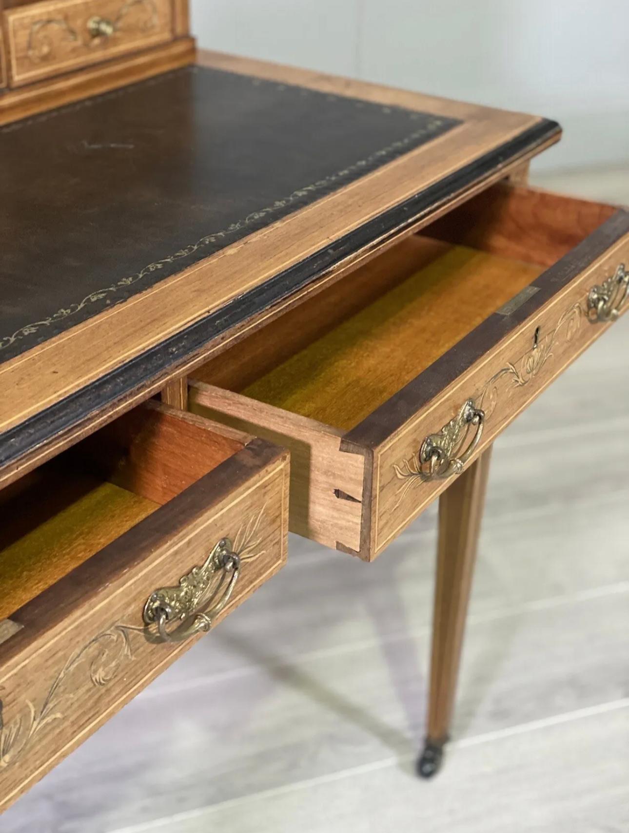 Viktorianischer Schreibtisch aus Rosenholz von Maple & Co im Angebot 6