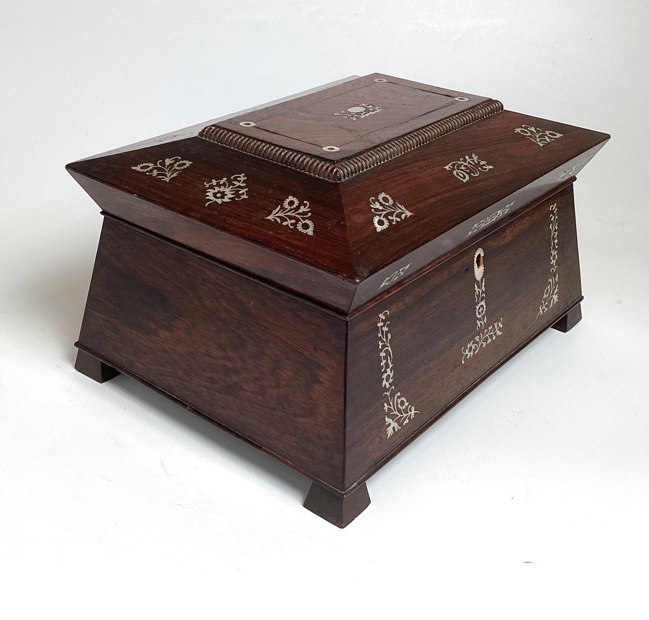 Una joya victoriana de palo de rosa Francés en venta