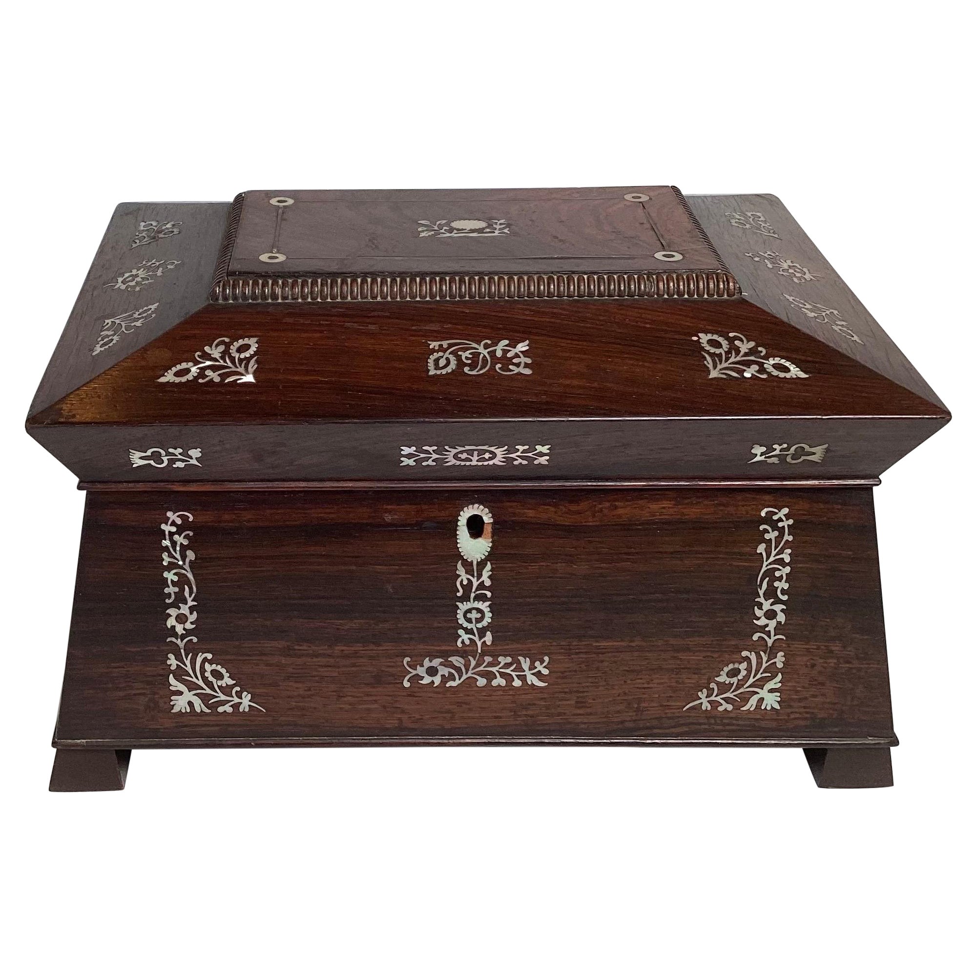 Una joya victoriana de palo de rosa en venta