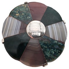 Spilla scozzese vittoriana in argento e agata del 1890 circa