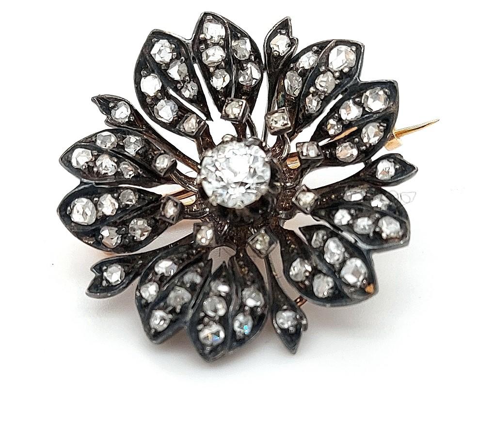 Victorian Silver on Gold Diamond Flower Brooch or Pendant, circa 1860 For Sale 8