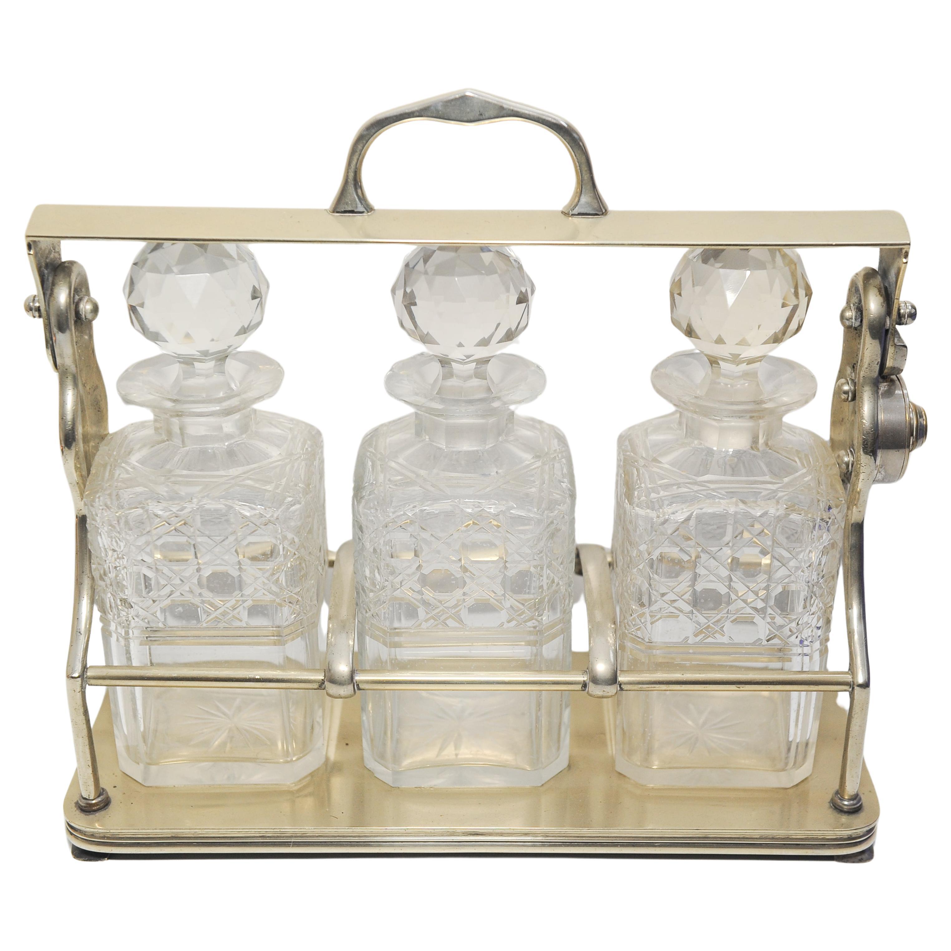 Viktorianisches versilbertes Tantalus-Dekanter-Set aus geschliffenem Glas, viktorianisch, passendes Set (Spätviktorianisch) im Angebot