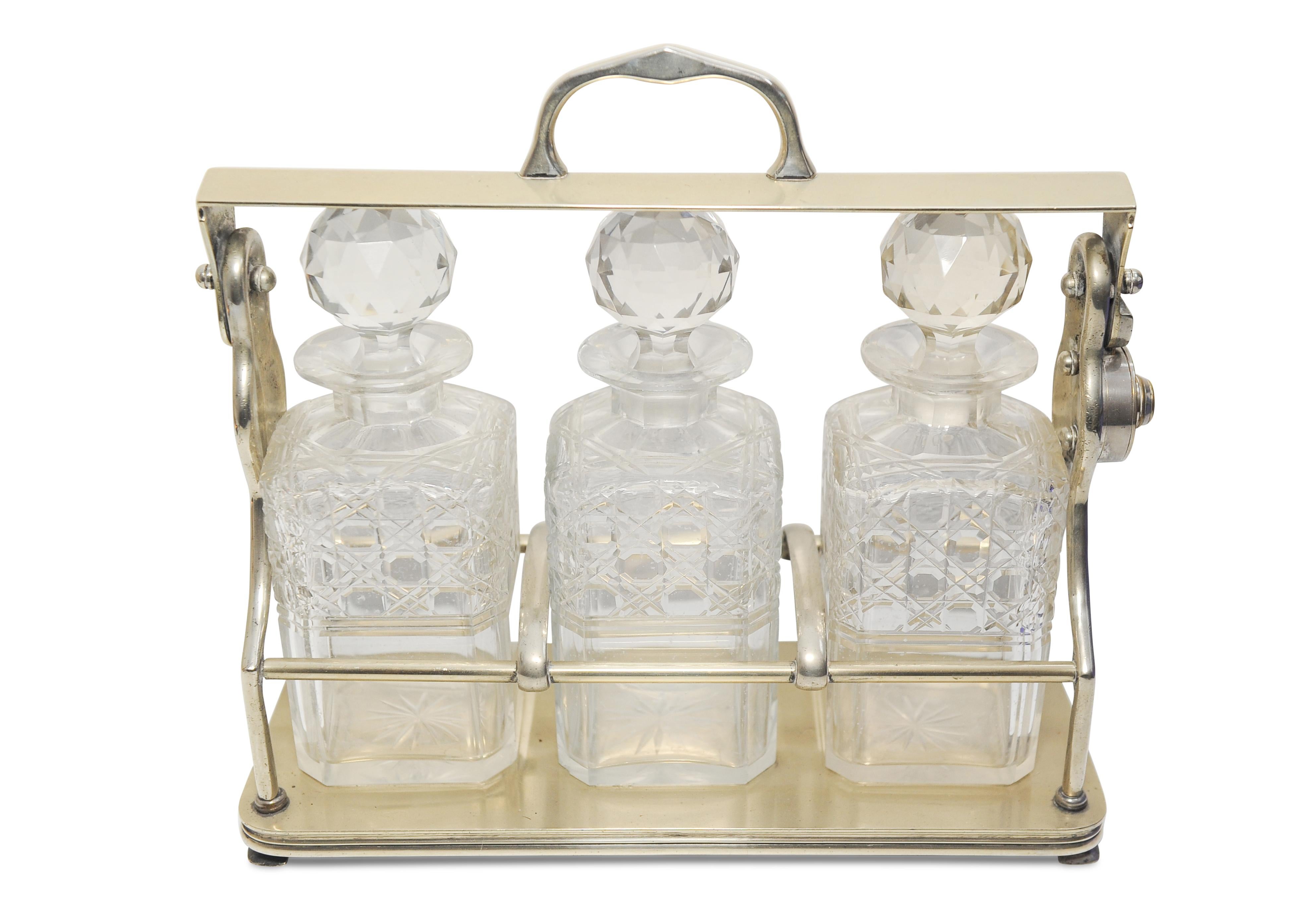 Viktorianisches versilbertes Tantalus-Dekanter-Set aus geschliffenem Glas, viktorianisch, passendes Set (Britisch) im Angebot