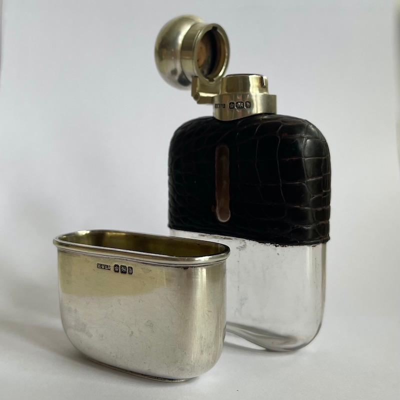Victorian Sterling Silver and Crocodile Skin Hip Flask, 1900 In Good Condition For Sale In London, GB