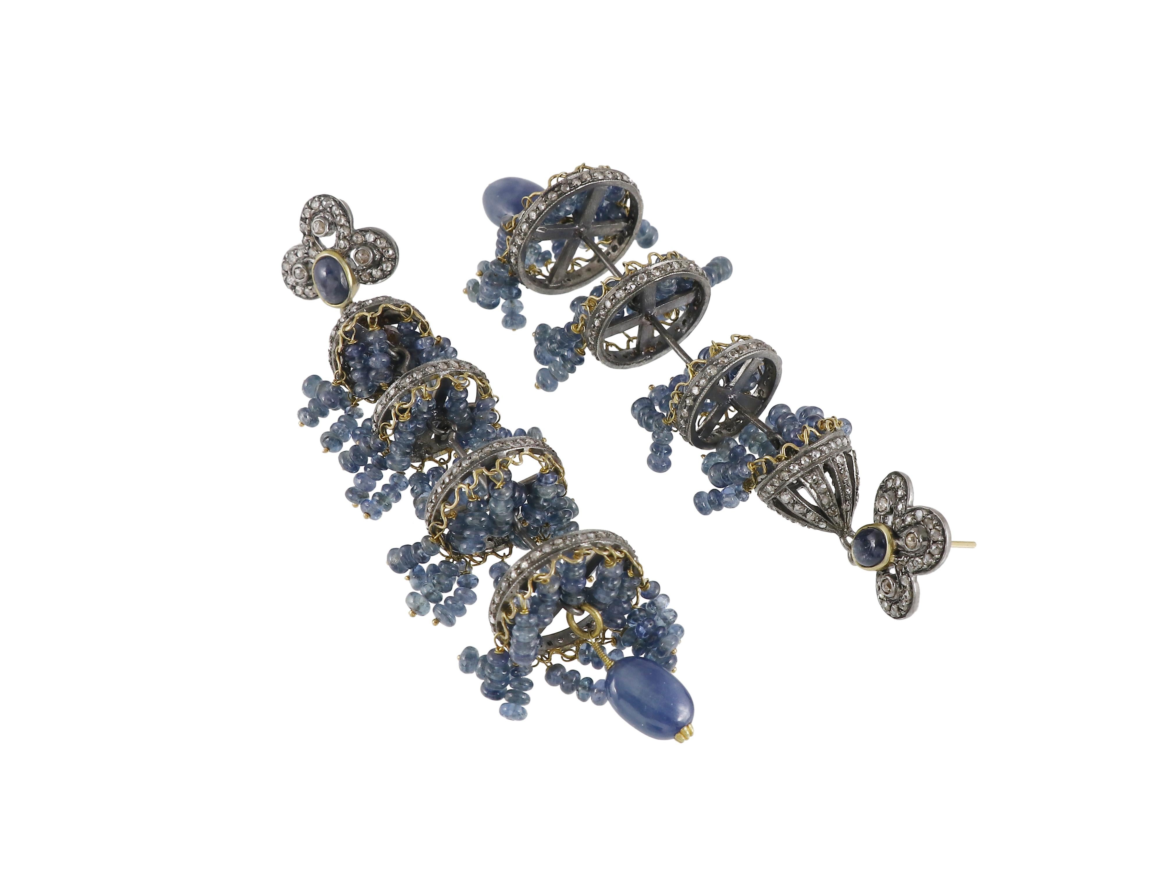 Pendentifs de style victorien avec saphir bleu naturel en argent et or 18K en vente 1