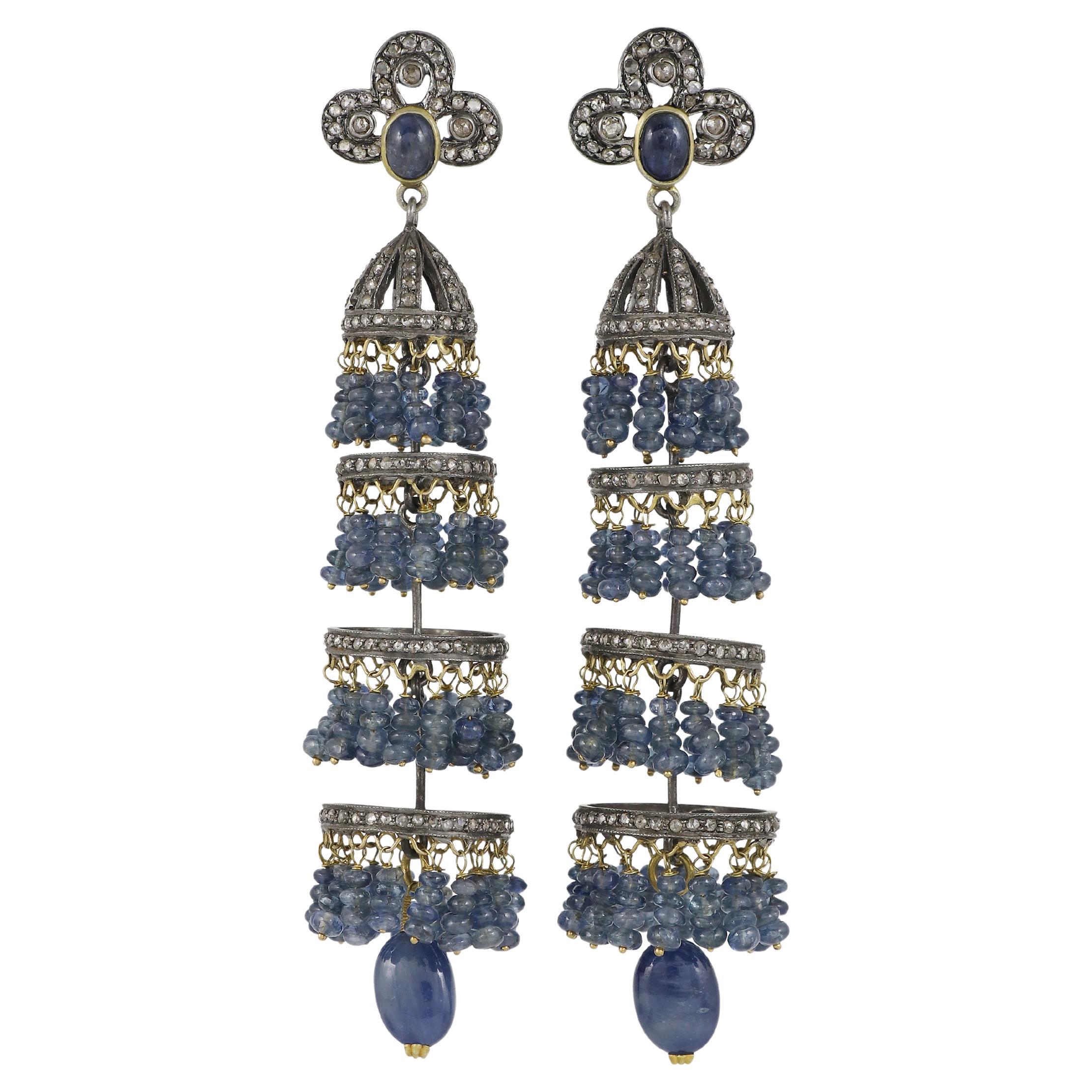 Pendentifs de style victorien avec saphir bleu naturel en argent et or 18K en vente