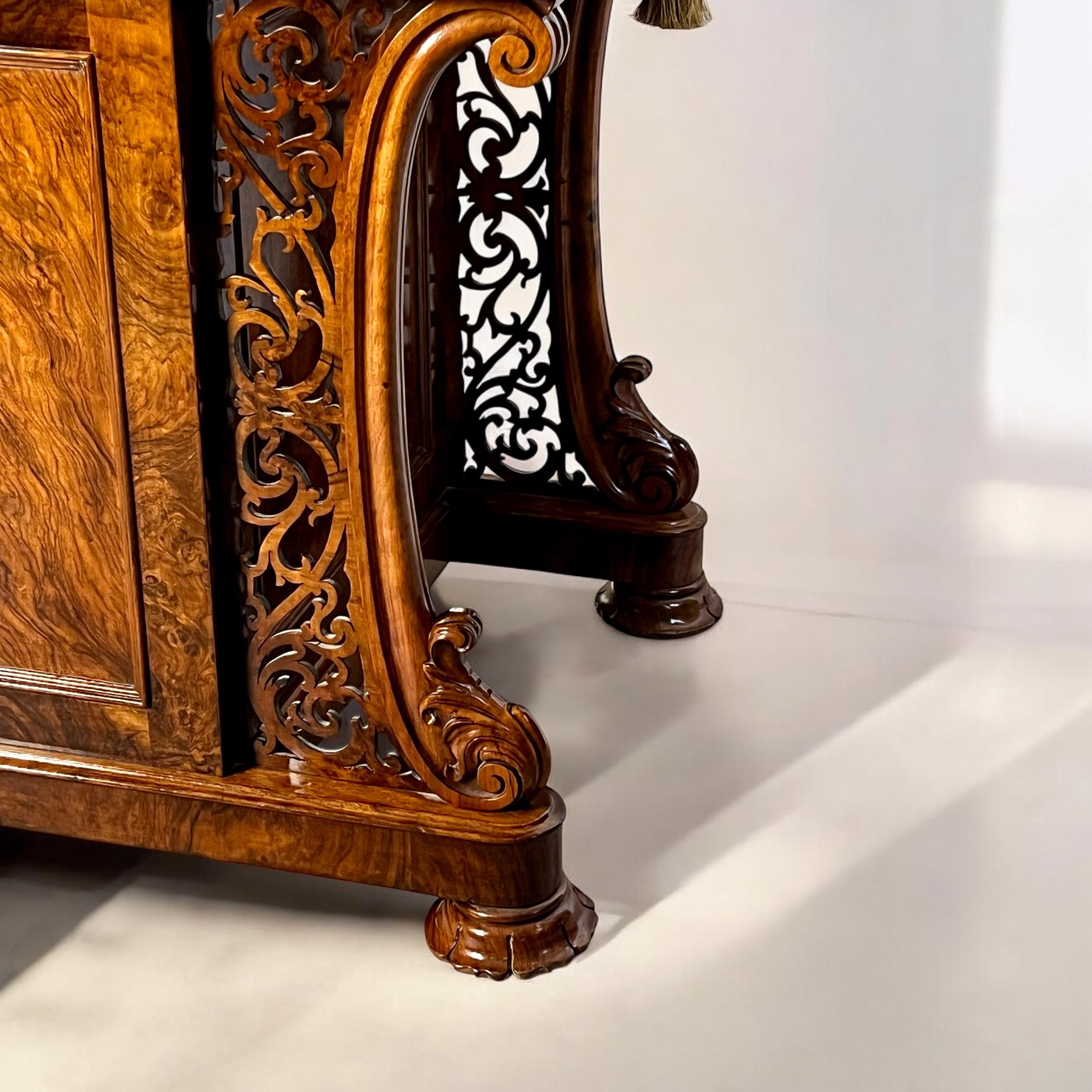 A Victorian Walnut Davenport Desk By Wilkinson & Son, London For Sale 2
