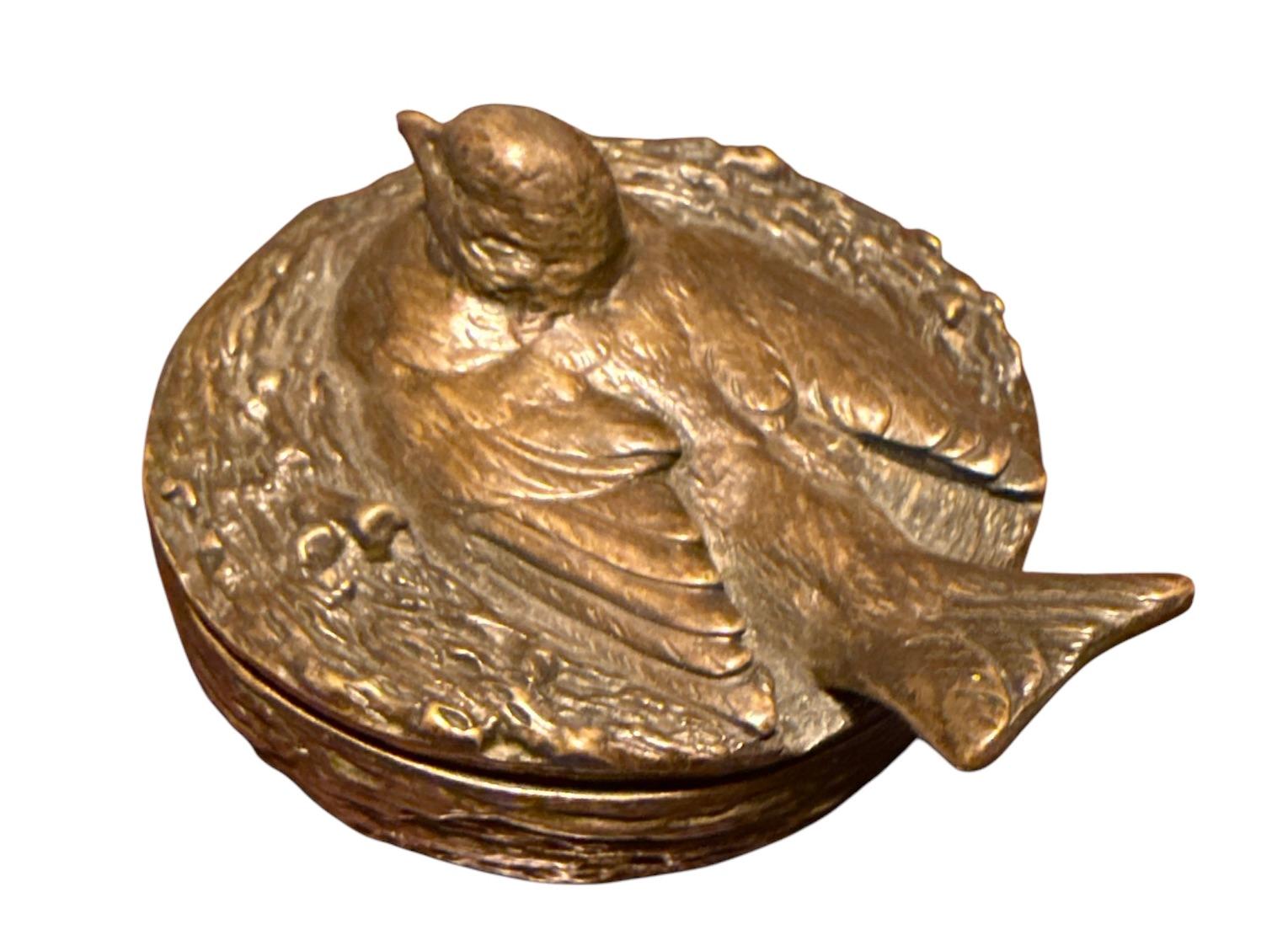 Romantic A vide-poche in bronze in the shape of a bird's nest For Sale