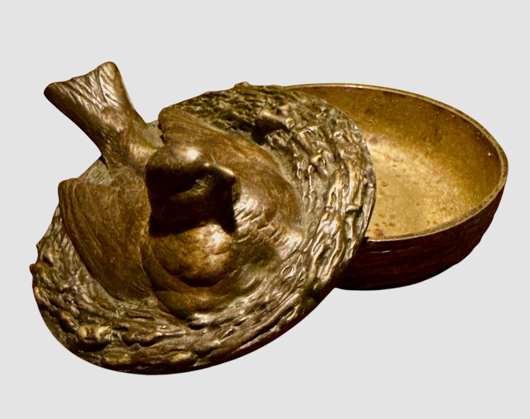 French A vide-poche in bronze in the shape of a bird's nest For Sale
