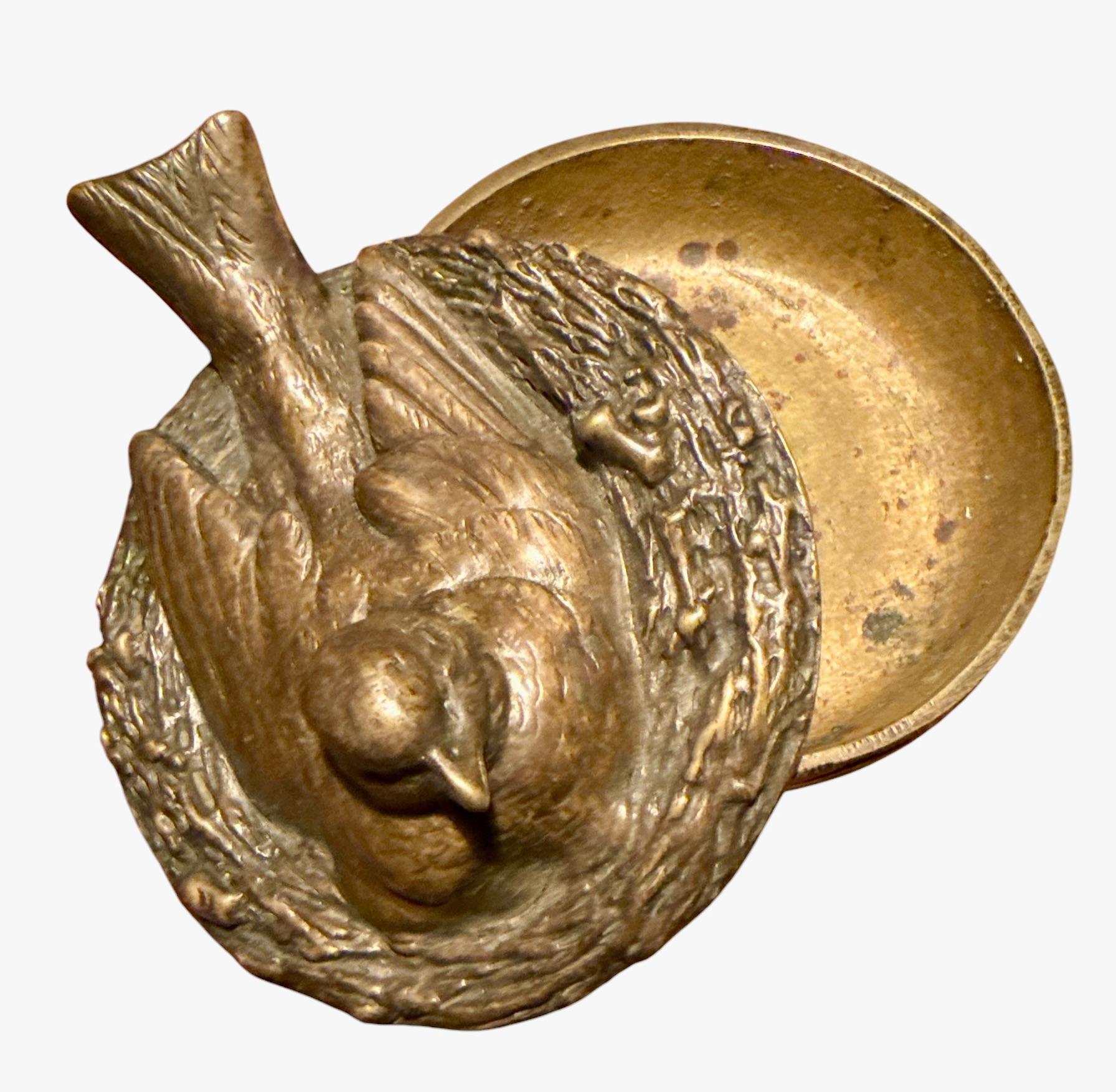 Hand-Crafted A vide-poche in bronze in the shape of a bird's nest For Sale