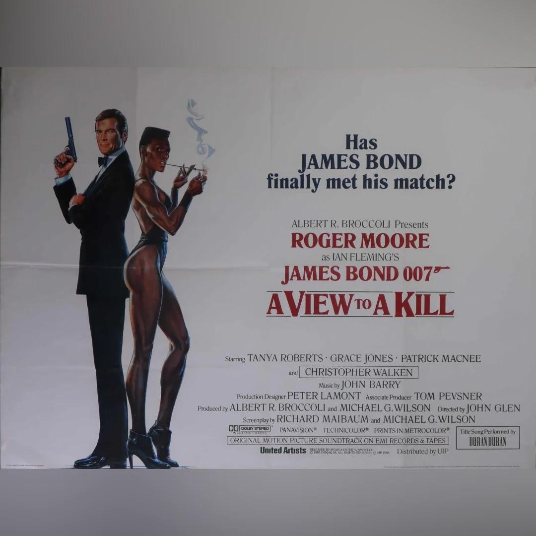 A View To A Kill (1985)
Quad británico original (30 X 40 pulgadas)

Quad británico original

Es la decimoquinta película de Bond y la decimocuarta producida por Eon Productions. Fue la séptima y última película de Bond protagonizada por Roger Moore,