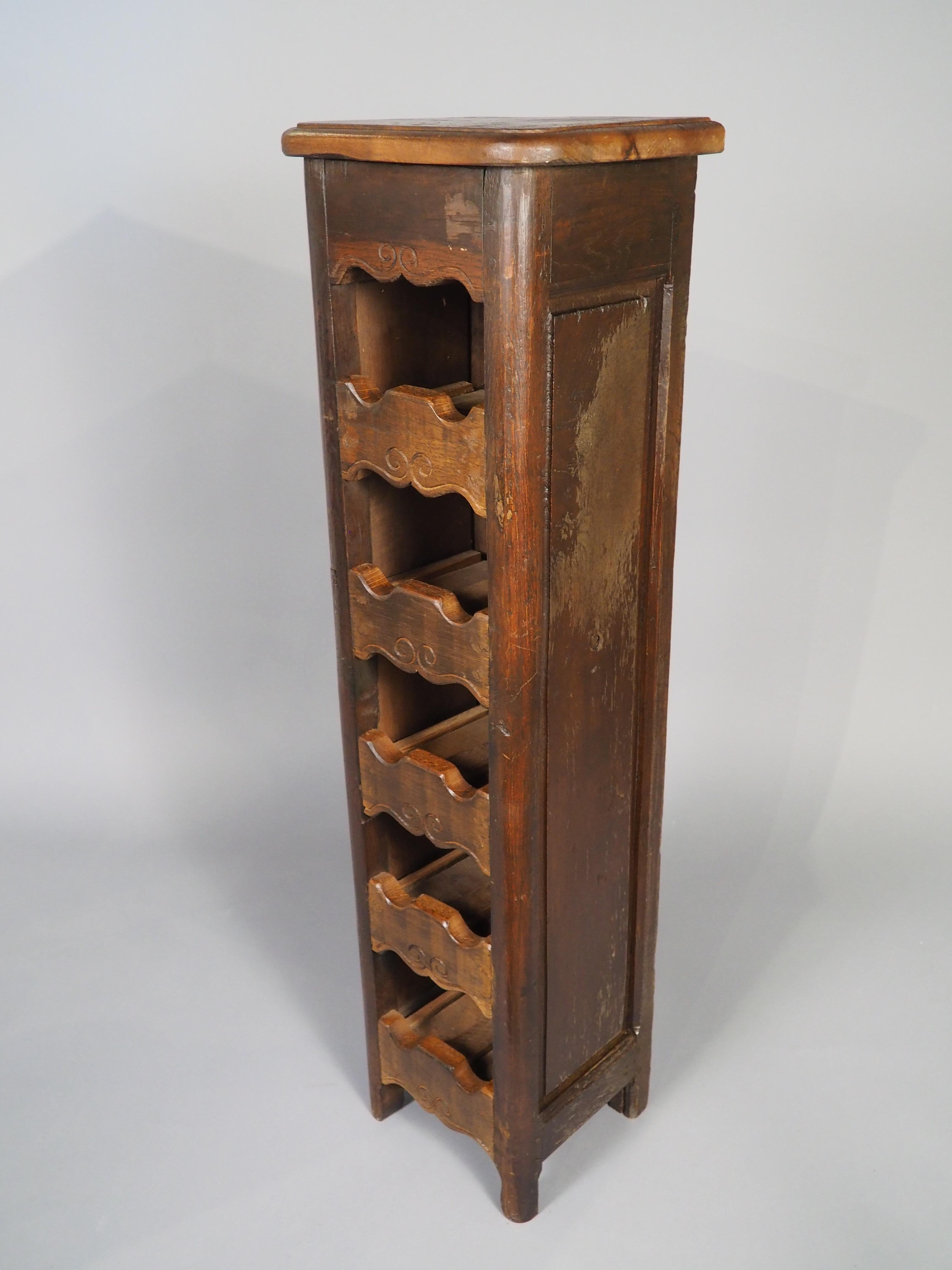 Ein Vintage 10-Flasche Französisch Wein Carrier aus wiederverwendetem Holz im Zustand „Gut“ im Angebot in Dallas, TX